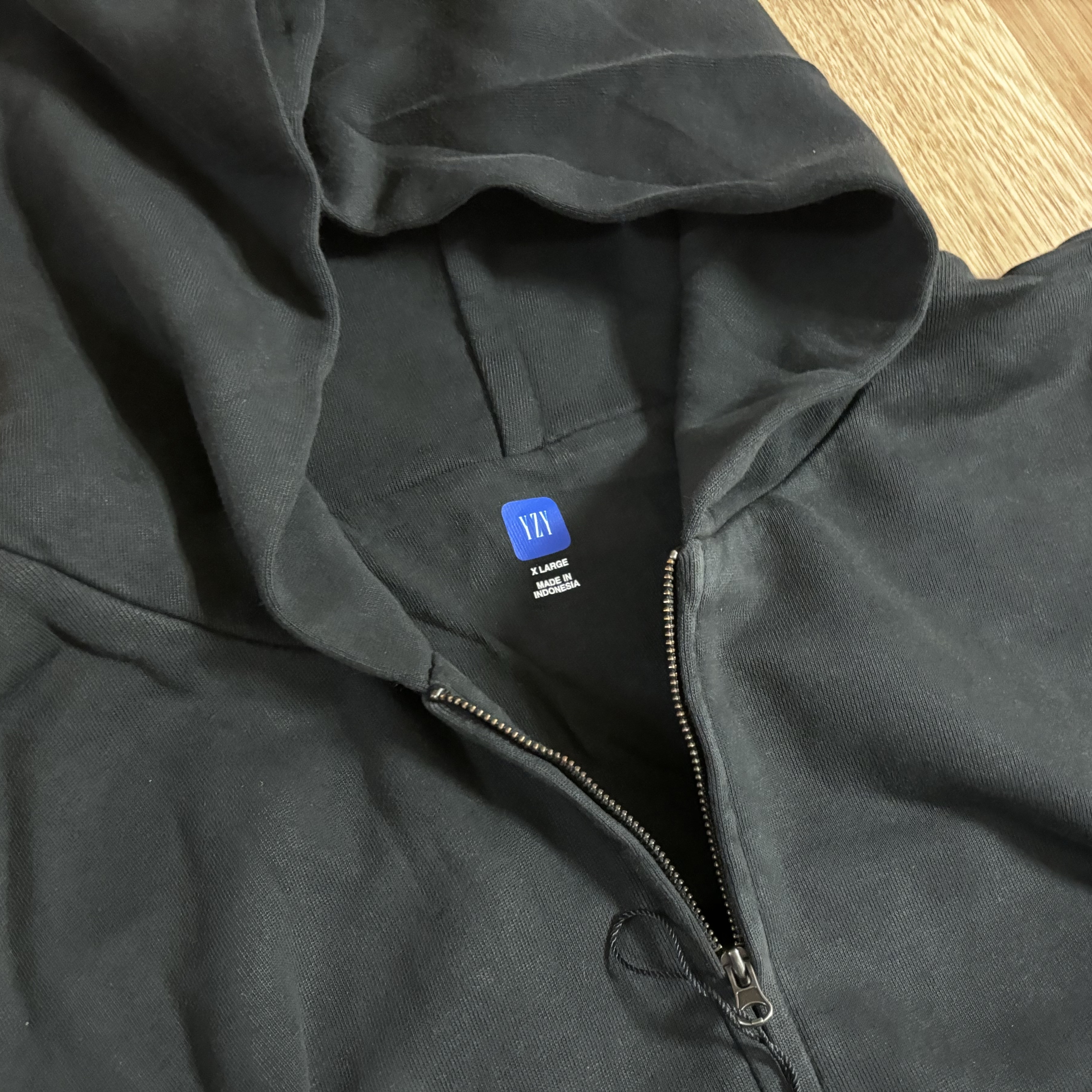 Yeezy YZY Zip-Up Hoodie Black 착용 스타일