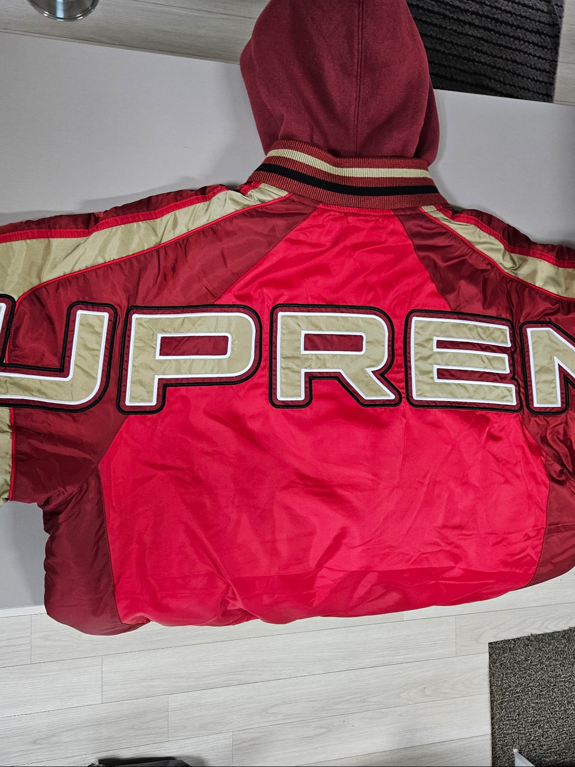 Supreme Hooded Stadium Jacket Red - 24SS 착용 스타일 - 2