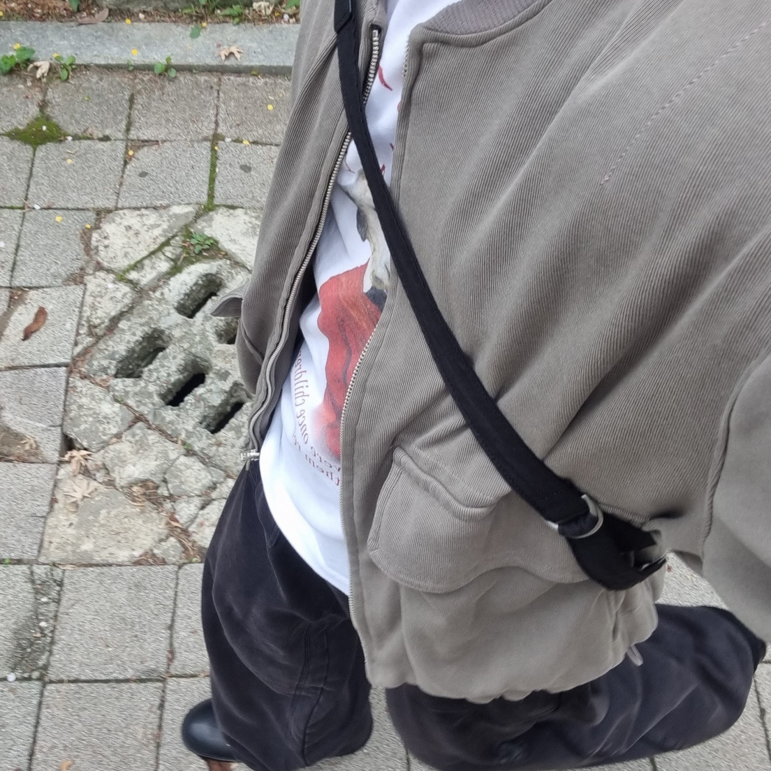 Polyteru Calf Bag Black Lambskin, Polyteru Human Index Human Regular 1/2 T-Shirt Dyed Gray 착용 스타일 - 1