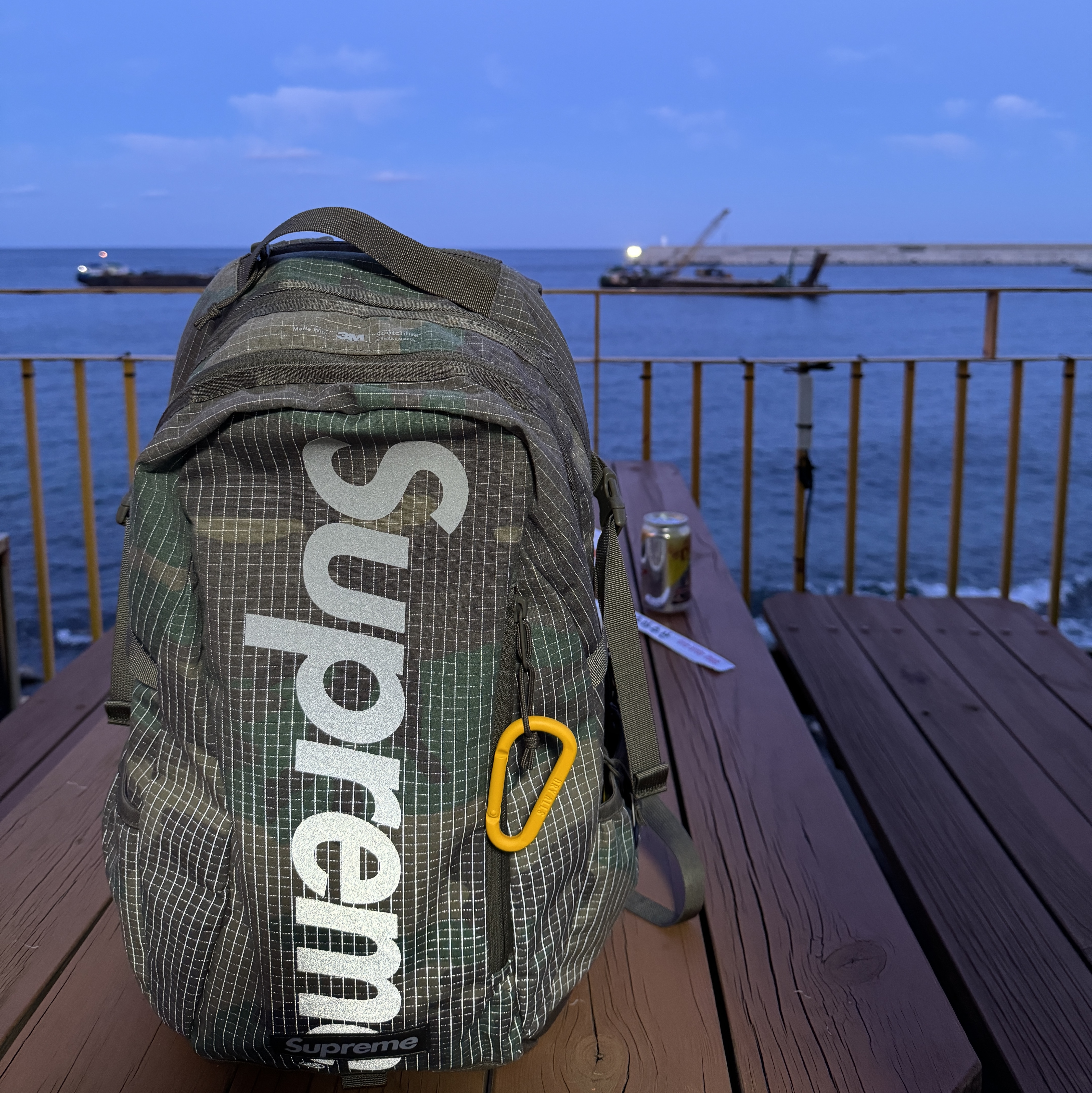 Supreme Backpack Woodland Camo - 24SS, Human Made Carabiner 70mm Yellow 착용 스타일