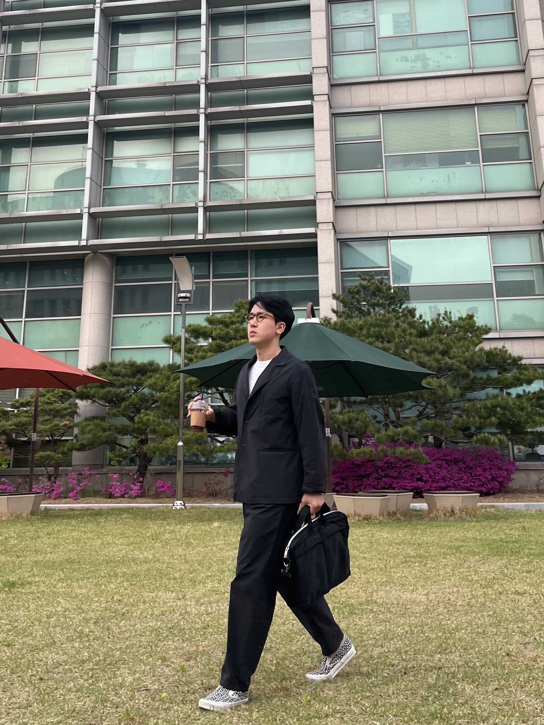 Porter Tanker 2Way Briefcase Black 착용 스타일 - 2