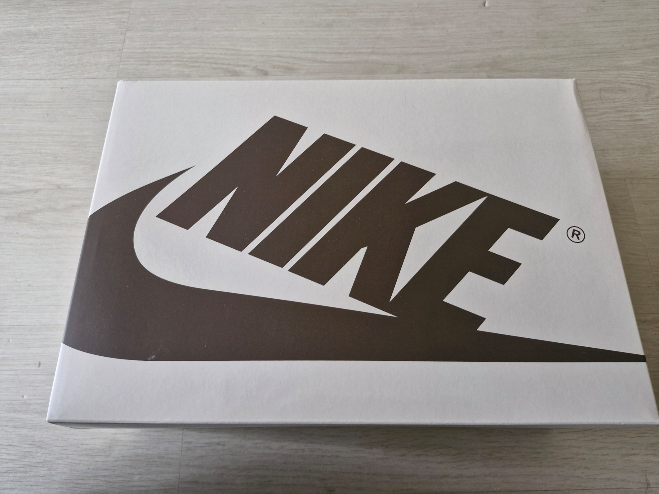 (W) Jordan 1 x Travis Scott Retro Low OG SP Canary 착용 스타일 - 1