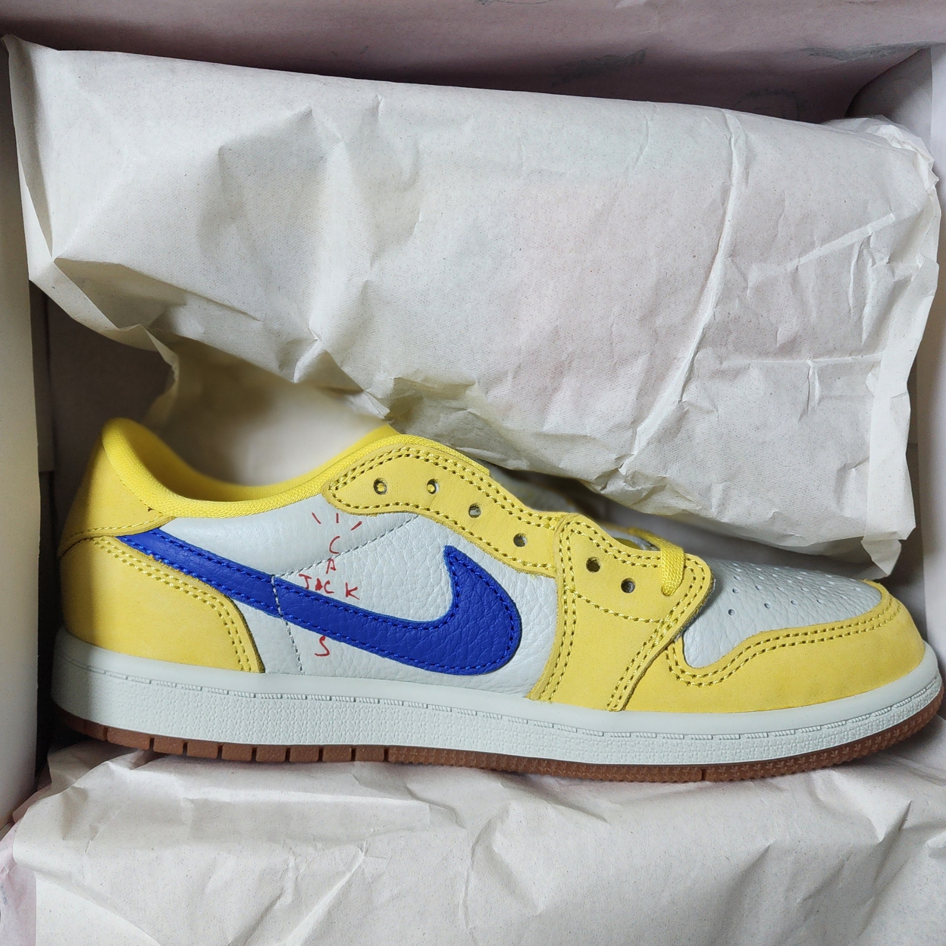 (PS) Jordan 1 x Travis Scott Retro Low OG SP Canary 착용 스타일 - 2