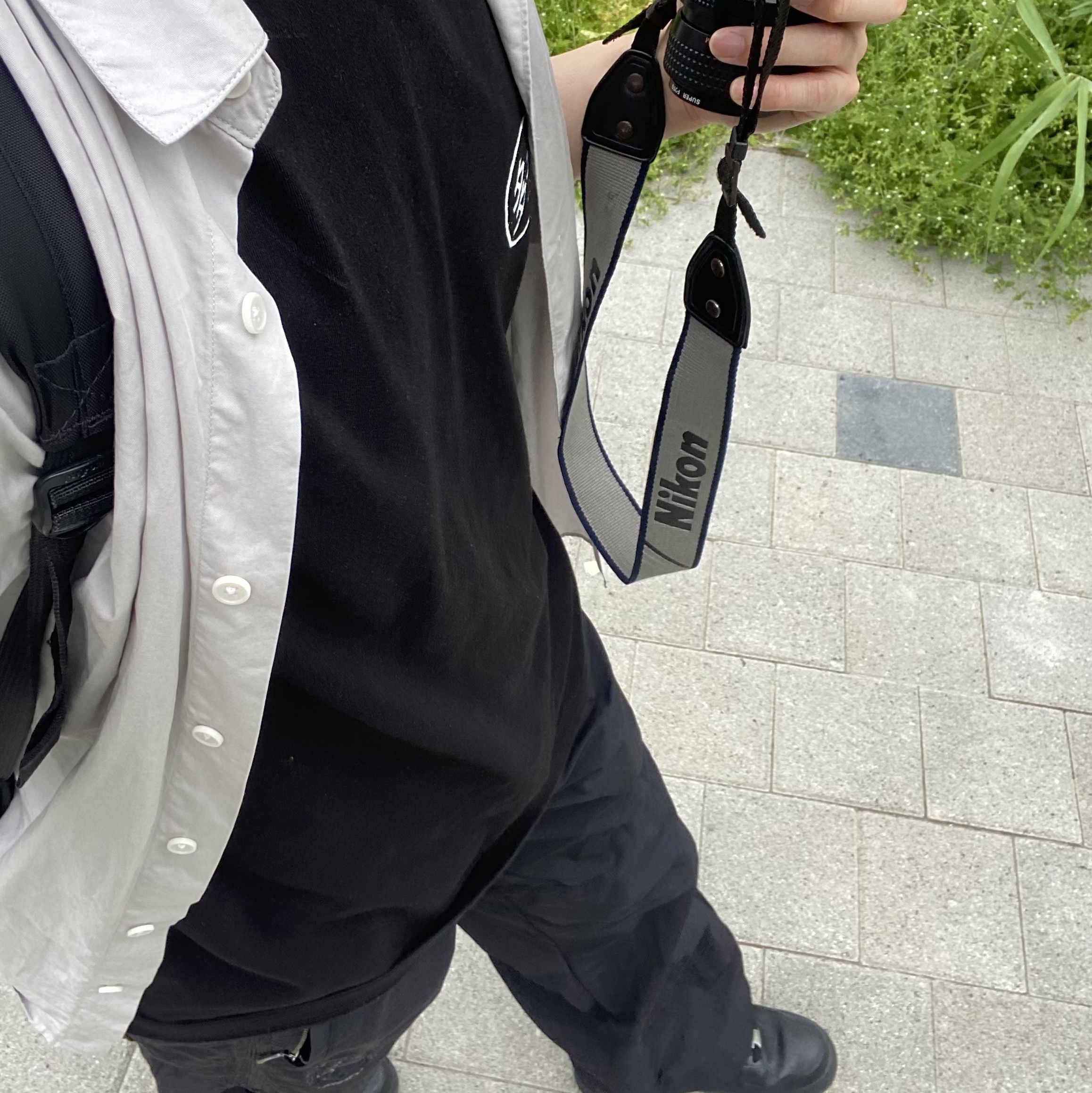 Polyteru Human Index Human Regular 1/2 T-Shirt Dyed Gray, Dada Student T-Shirt Black 착용 스타일 - 3