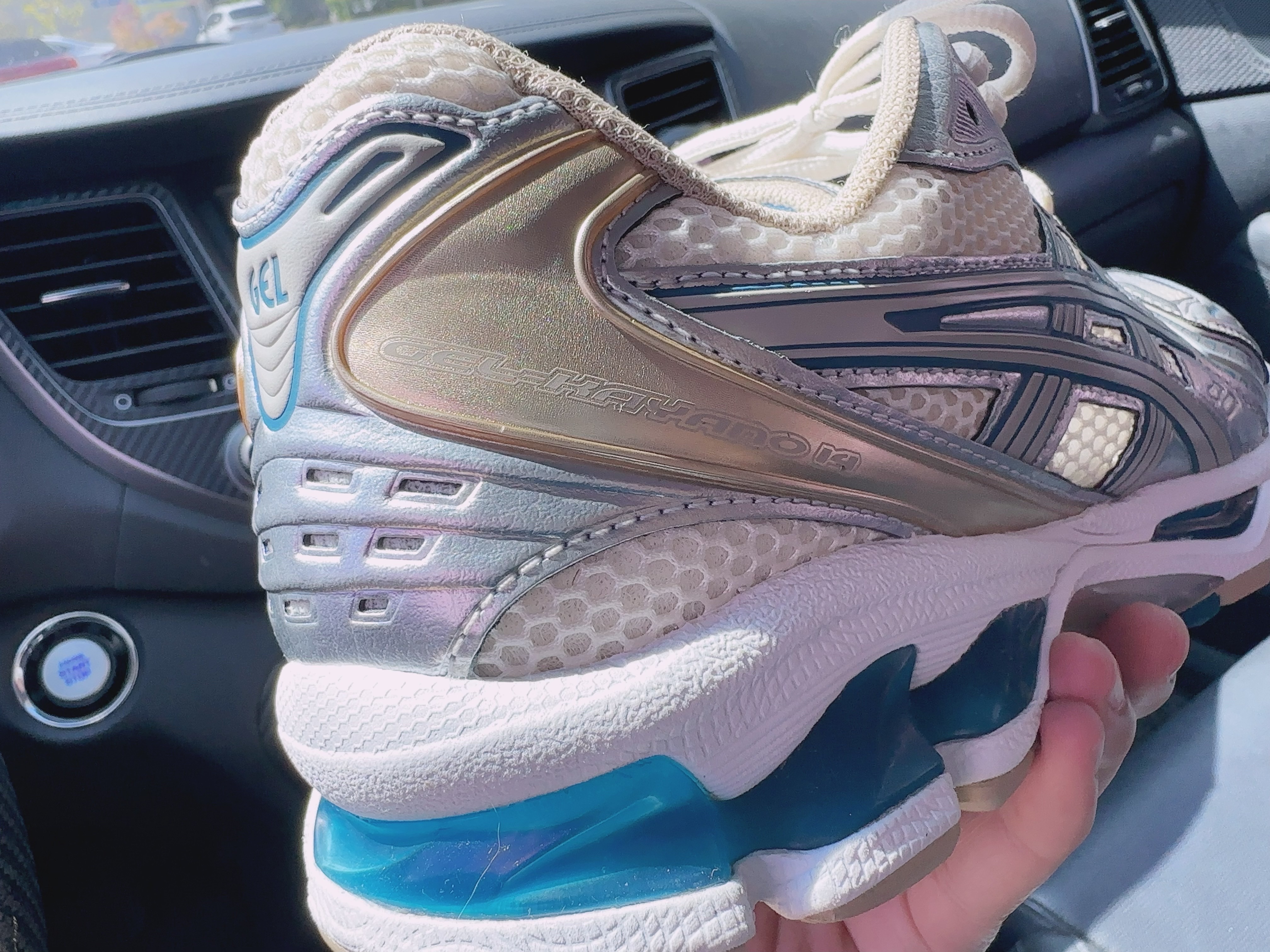 Asics Gel-Kayano 14 Cream Pure Silver 착용 스타일 - 6