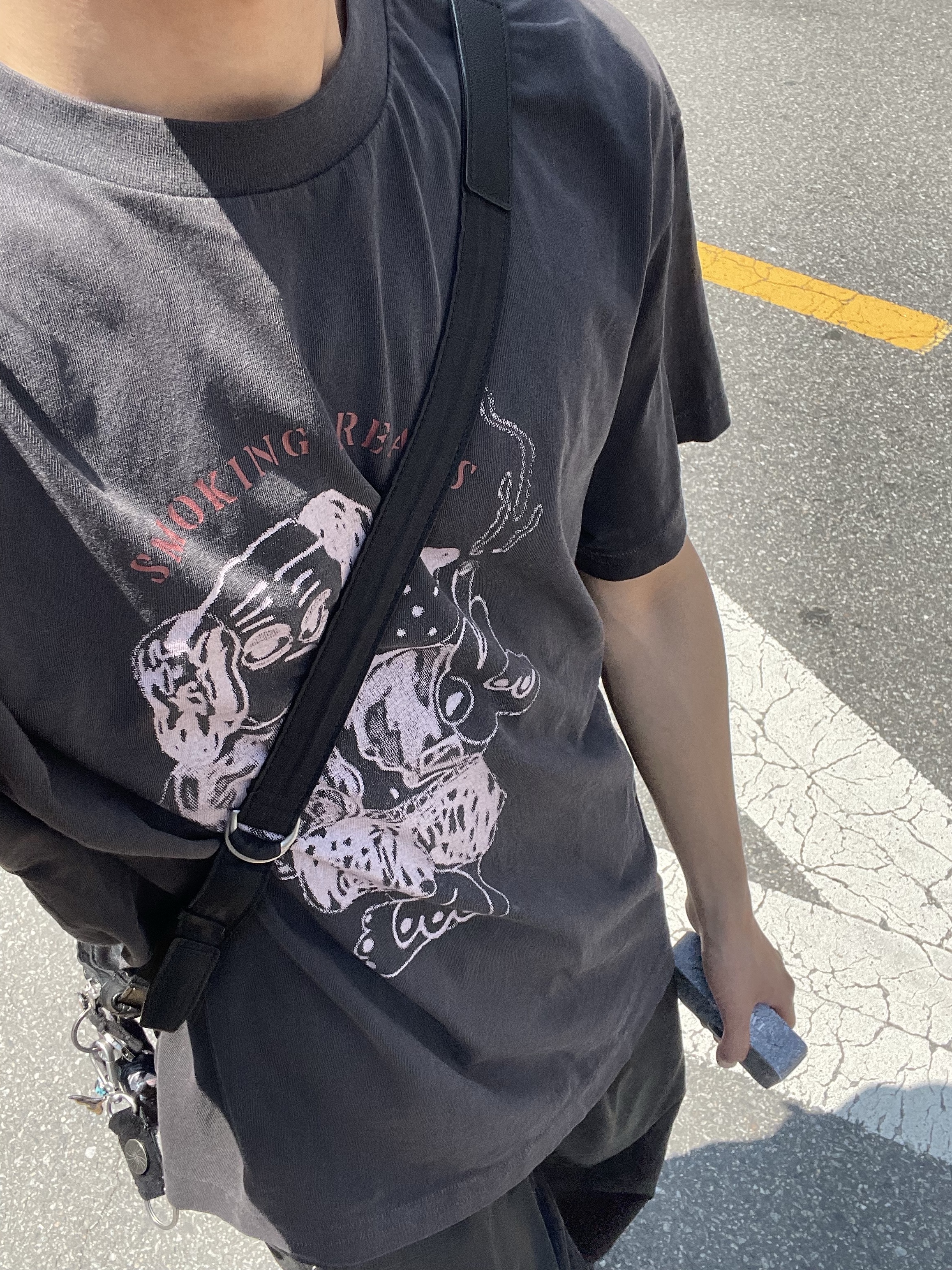 폴리테루 카프백 블랙 램스킨, 폴리테루 1/2 그래픽 티셔츠 '스컬 커플' 화이트 착용 스타일 - 1