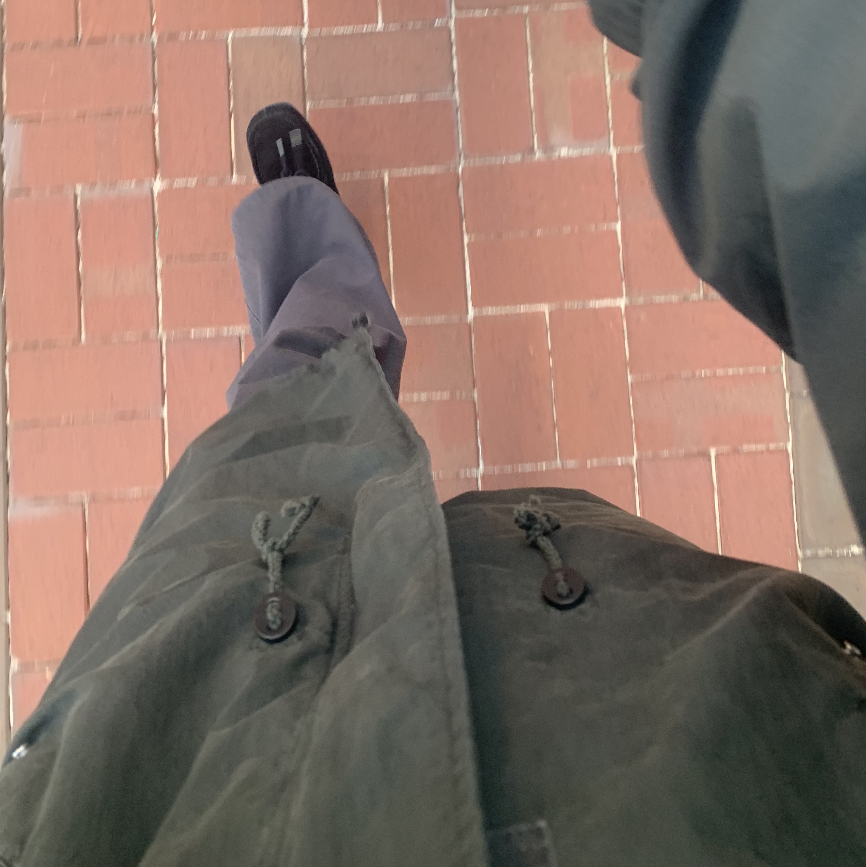 [프리오더] Polyteru Wallabee Shoes Plain Black, Polyteru Tenco Loosed Shirt 2.0 Dark Navy 착용 스타일 - 2
