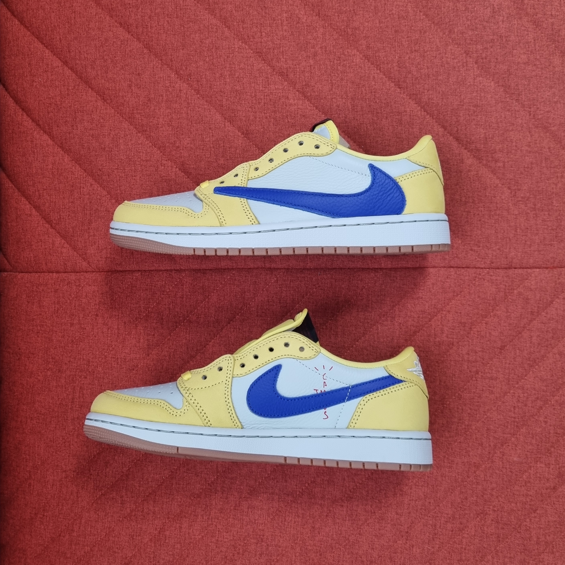 (W) Jordan 1 x Travis Scott Retro Low OG SP Canary 착용 스타일 - 3