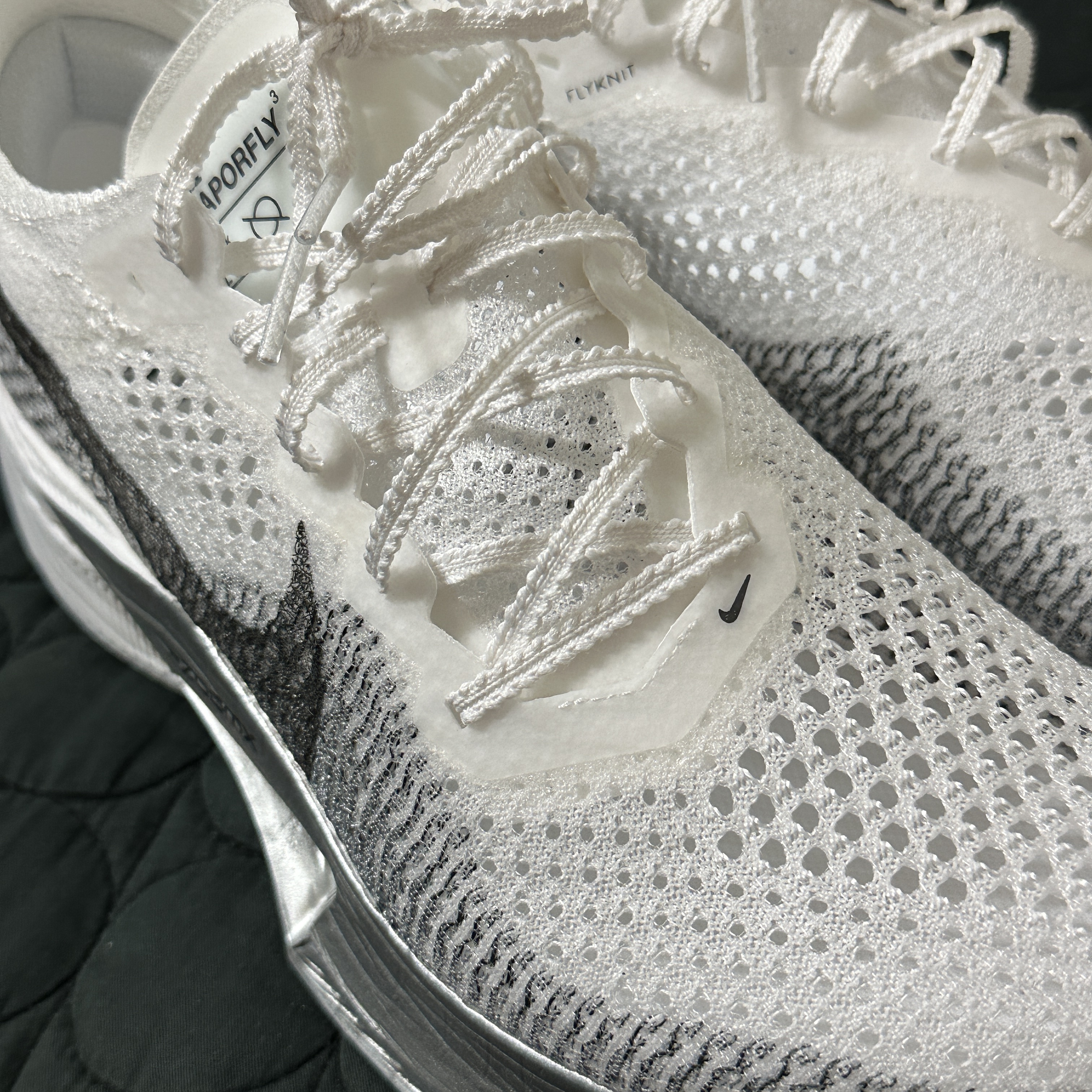 Nike ZoomX Vaporfly Next% 3 White Grey 착용 스타일