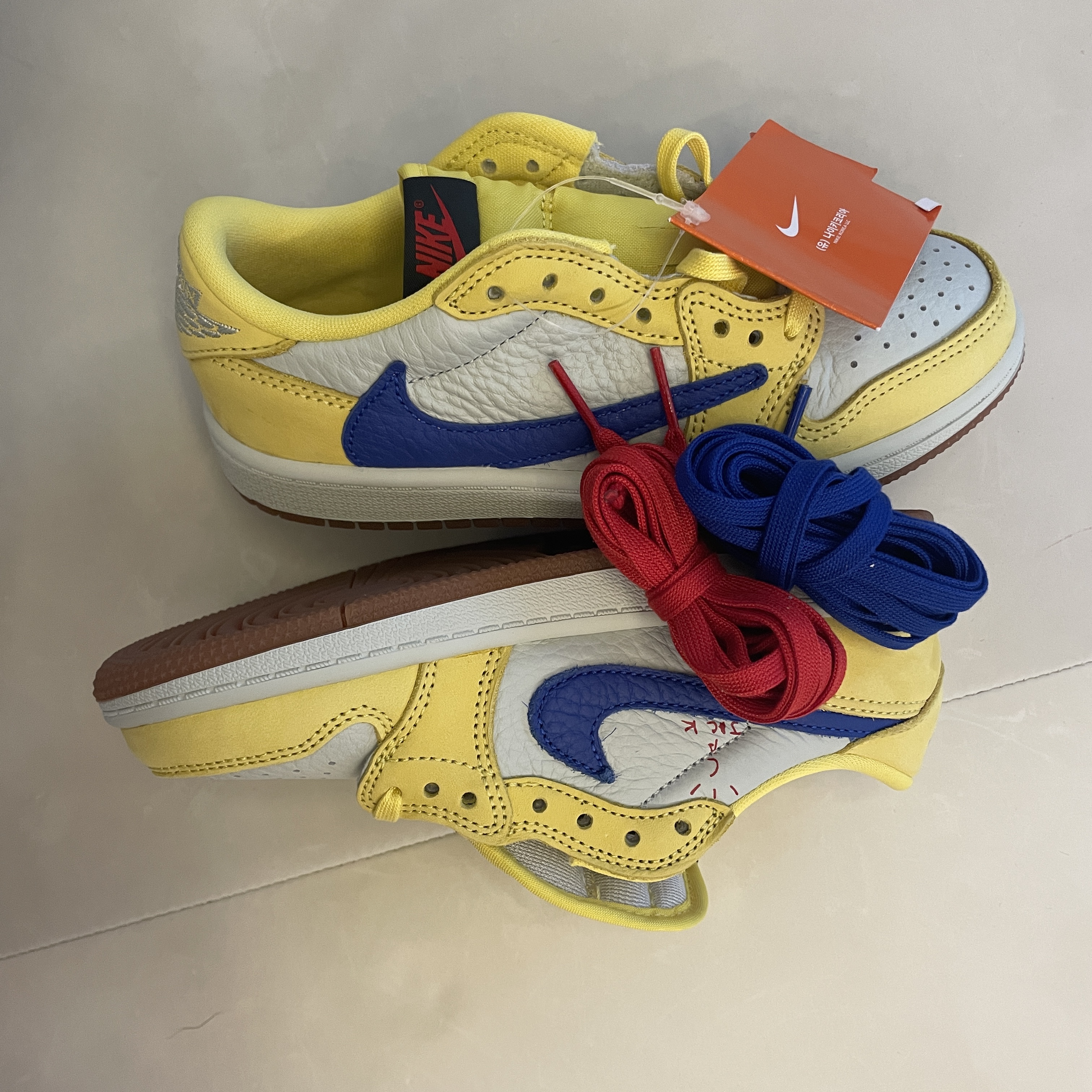 (PS) Jordan 1 x Travis Scott Retro Low OG SP Canary, (PS) Jordan 1 x Travis Scott Retro Low OG SP Black Phantom 착용 스타일 - 1