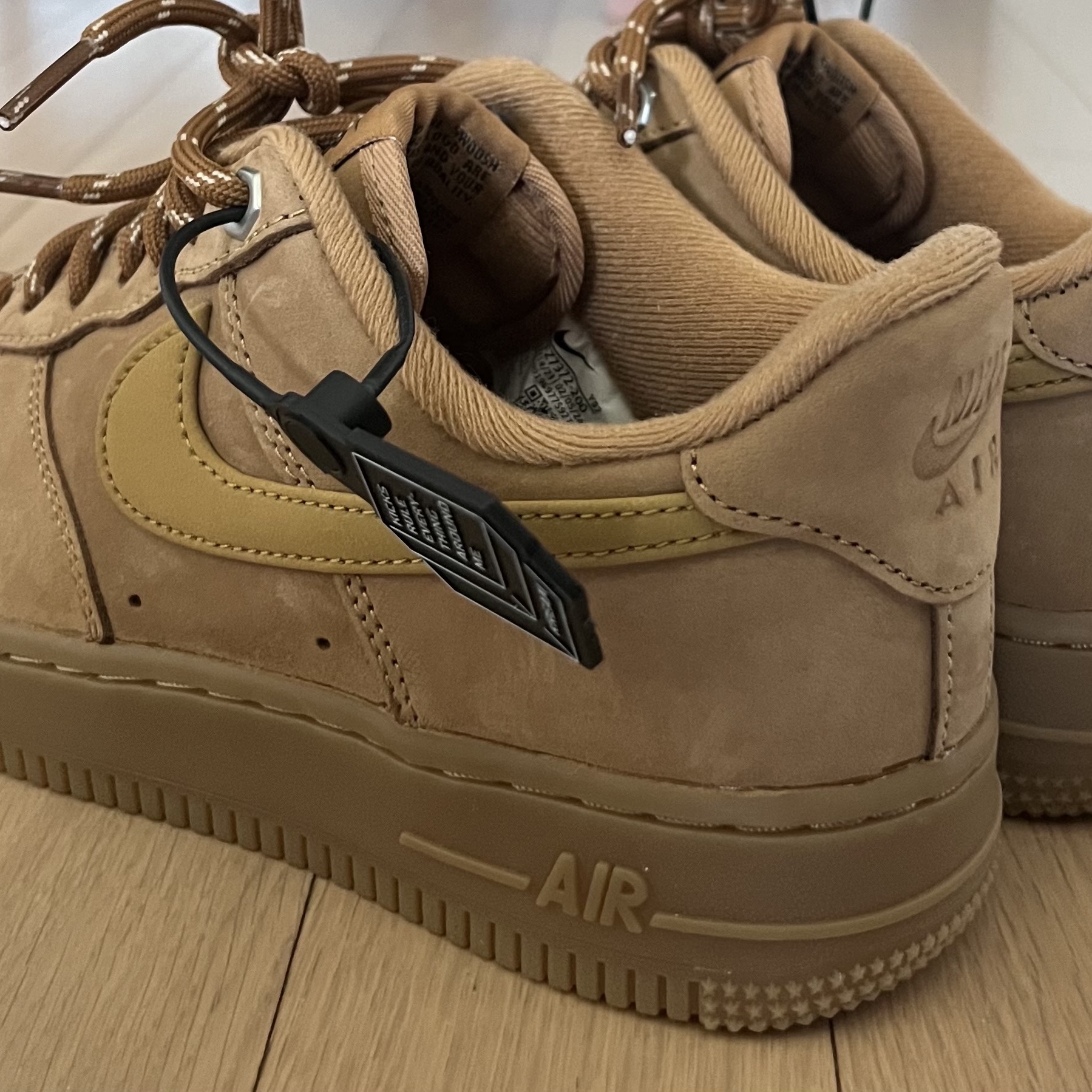 (W) Nike Air Force 1 '07 WB Flax Wheat 착용 스타일 - 2