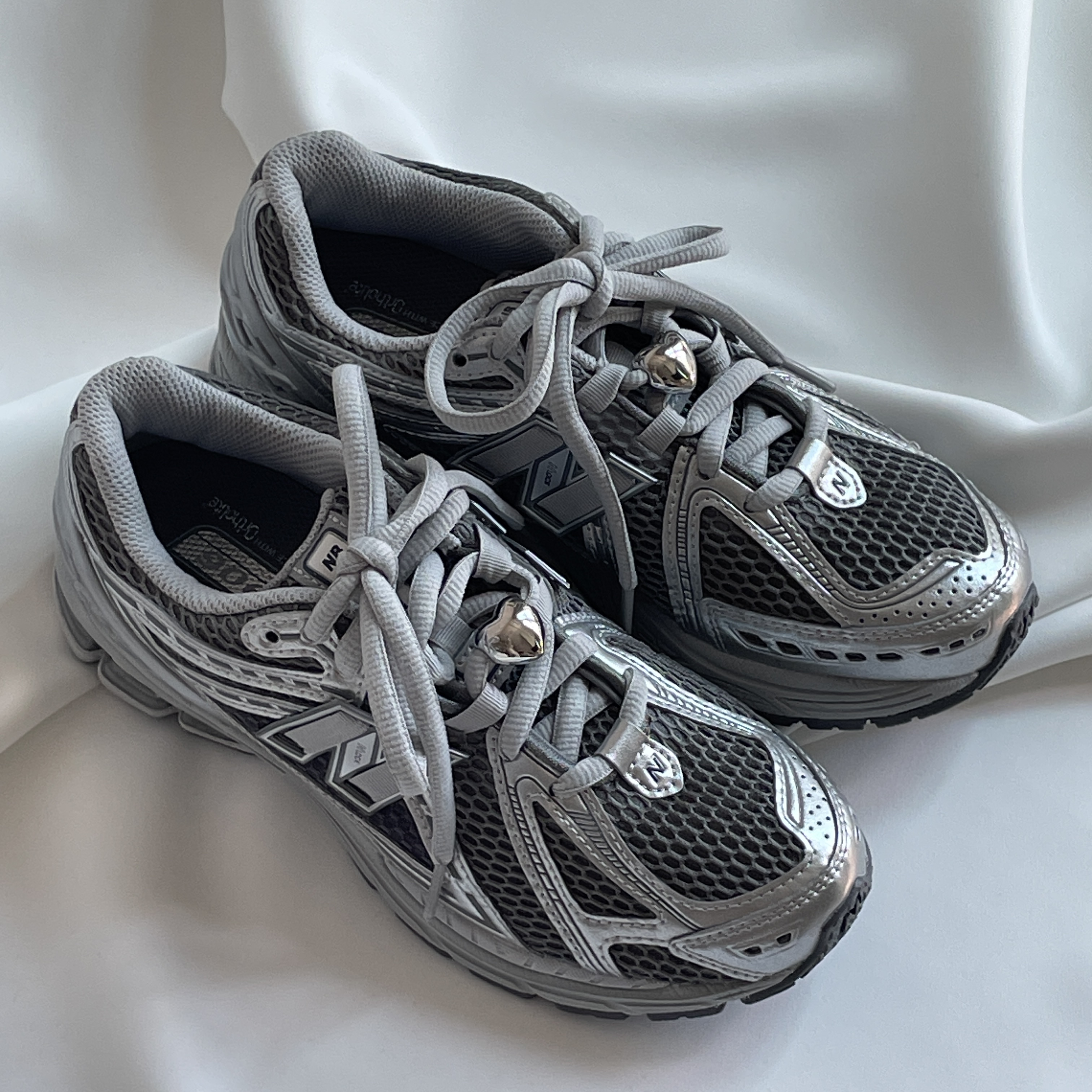 New Balance 1906R Harbor Grey Silver Metalic 착용 스타일 - 1