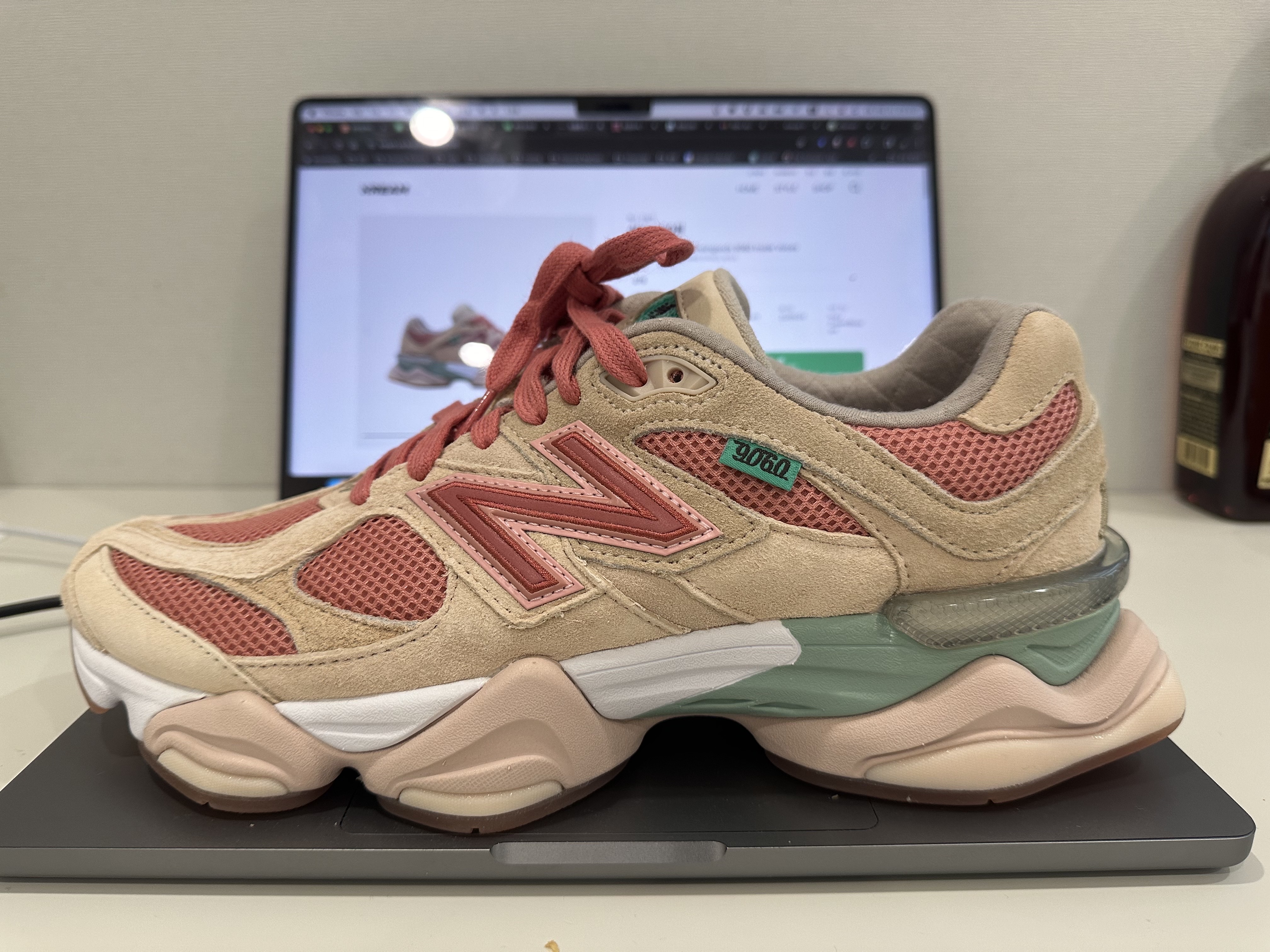 New Balance x Joe Freshgoods 9060 Inside Voices Penny Cookie Pink 착용 스타일 - 1