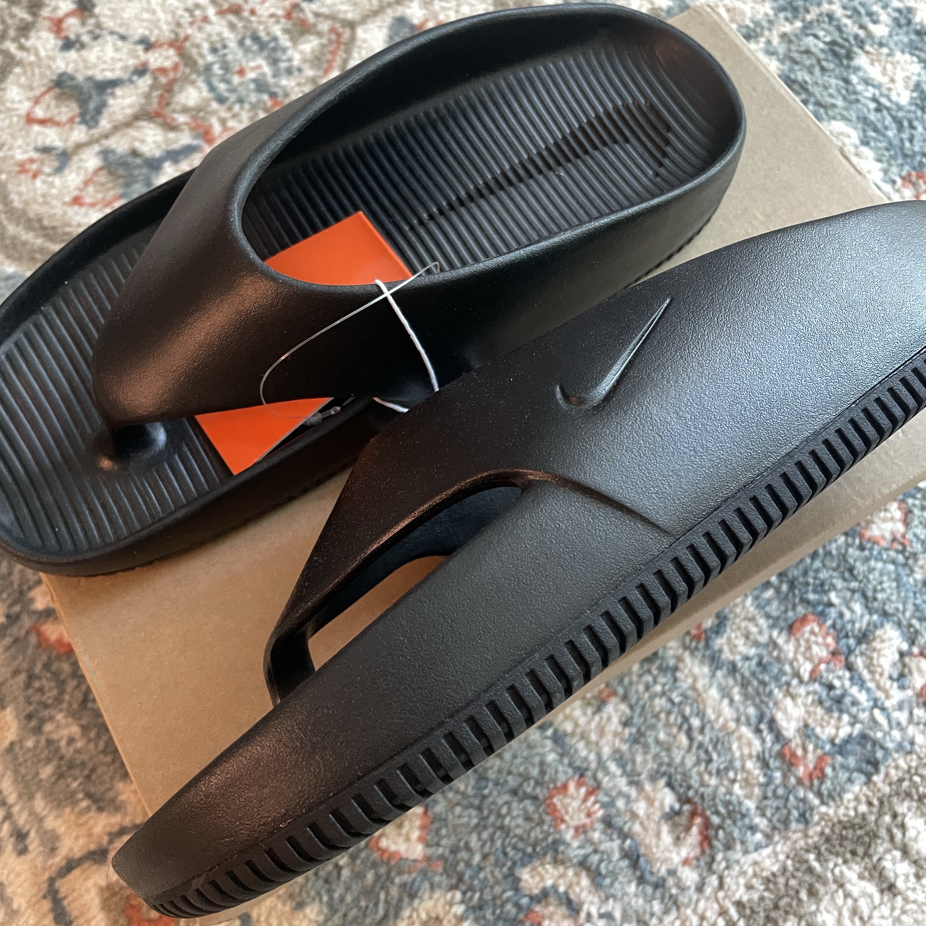 Nike Calm Flip Flops Black 착용 스타일 - 2