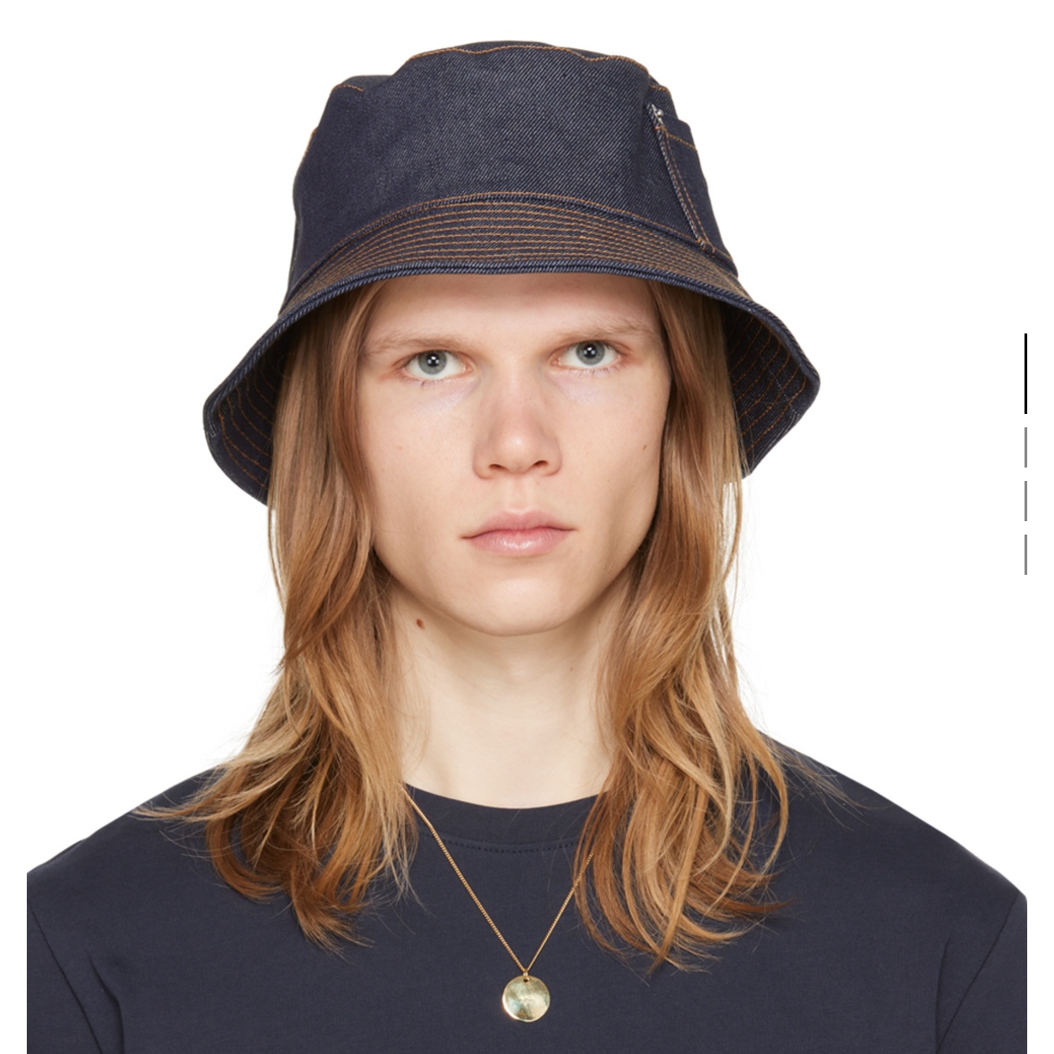 A.P.C. Thais Bucket Hat Indigo 착용 스타일 - 2