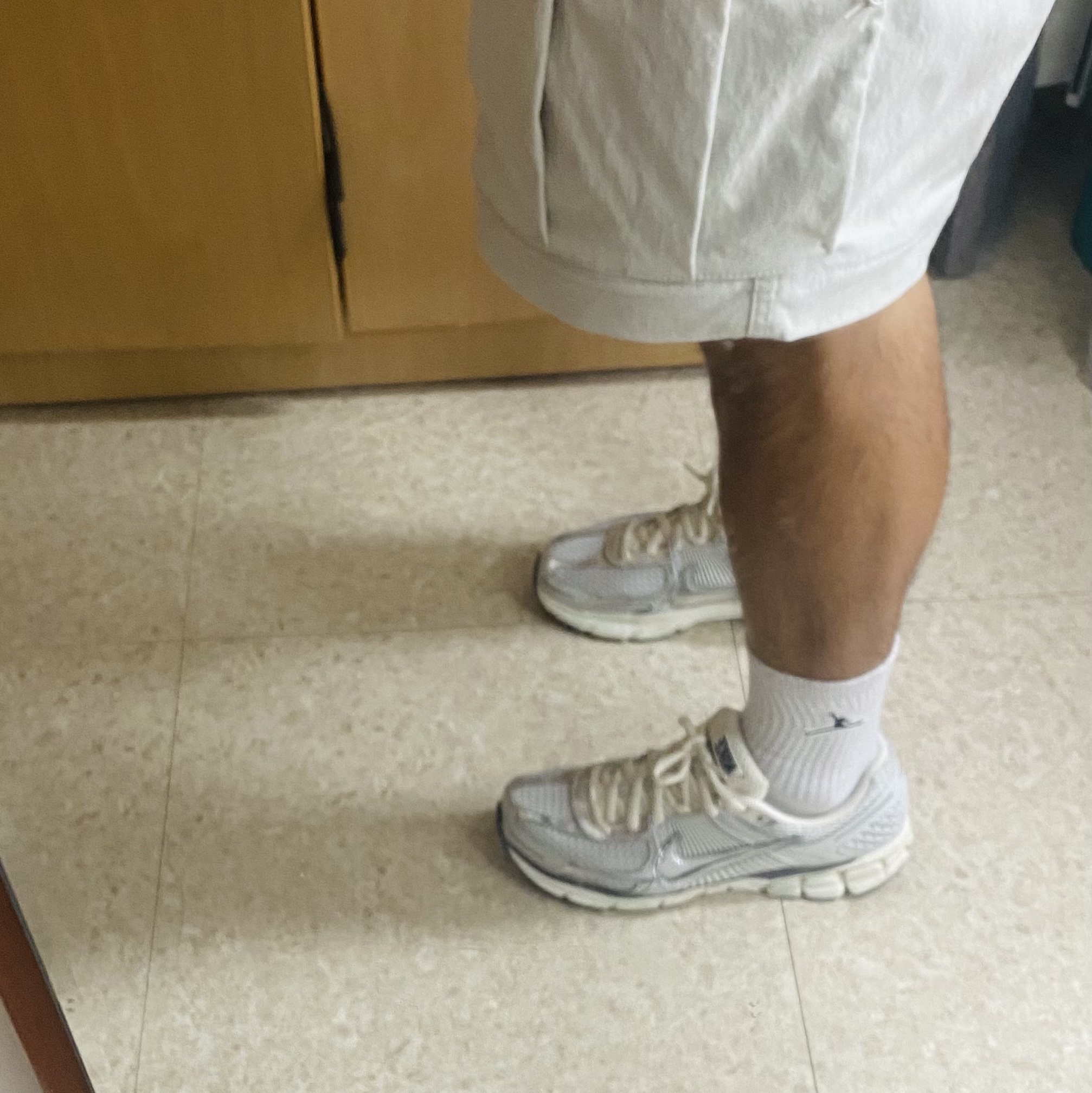 Nike ACG Smith Summit Cargo Pants Light Bone - Asia, Nike Zoom Vomero 5 Photon Dust Gridiron 착용 스타일