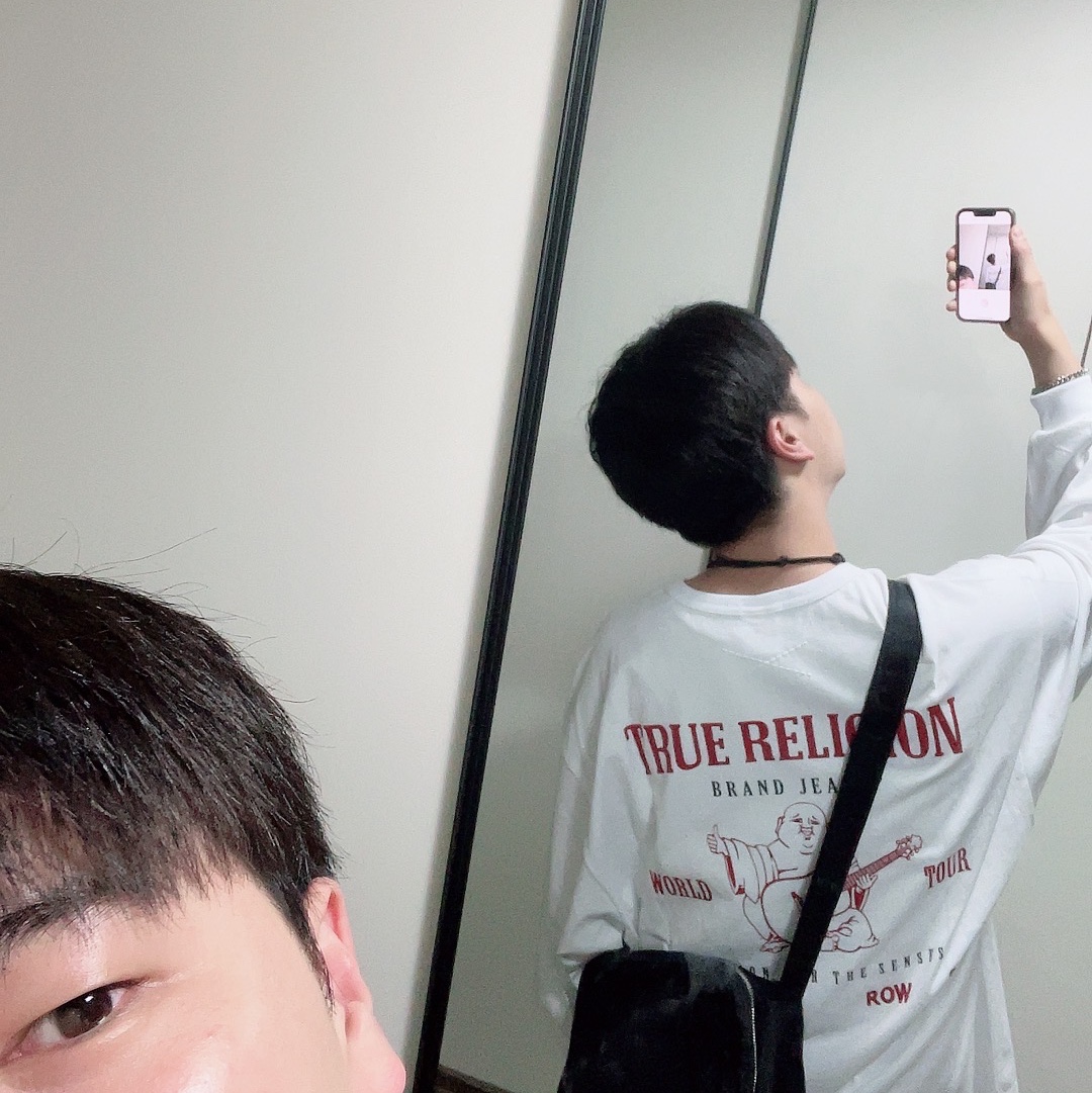 True Religion Origin Logo LS T-Shirt White, Porter Tanker Shoulder Bag L Black 착용 스타일