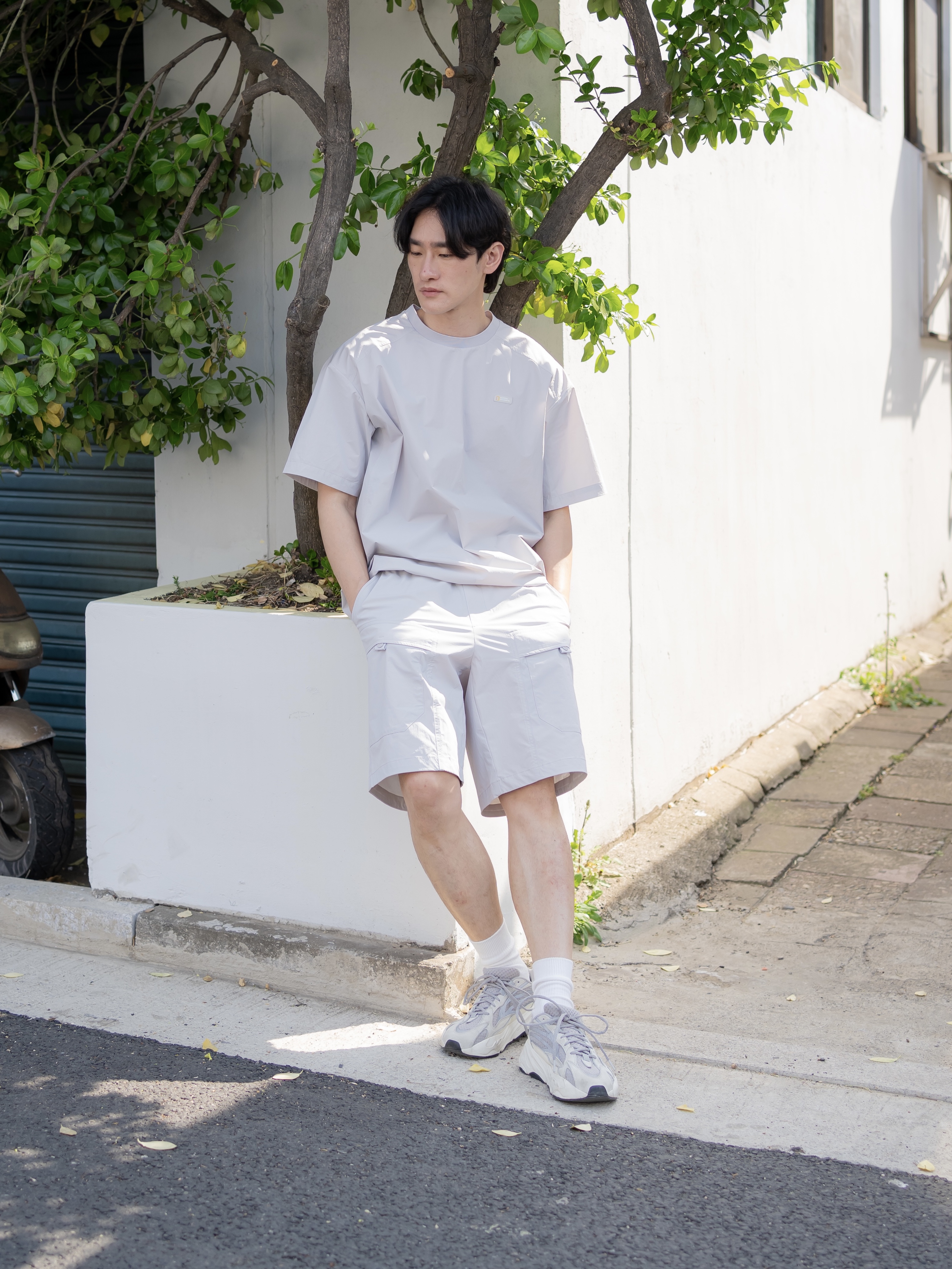 Adidas Yeezy Boost 700 V2 Static 2018 착용 스타일 - 3