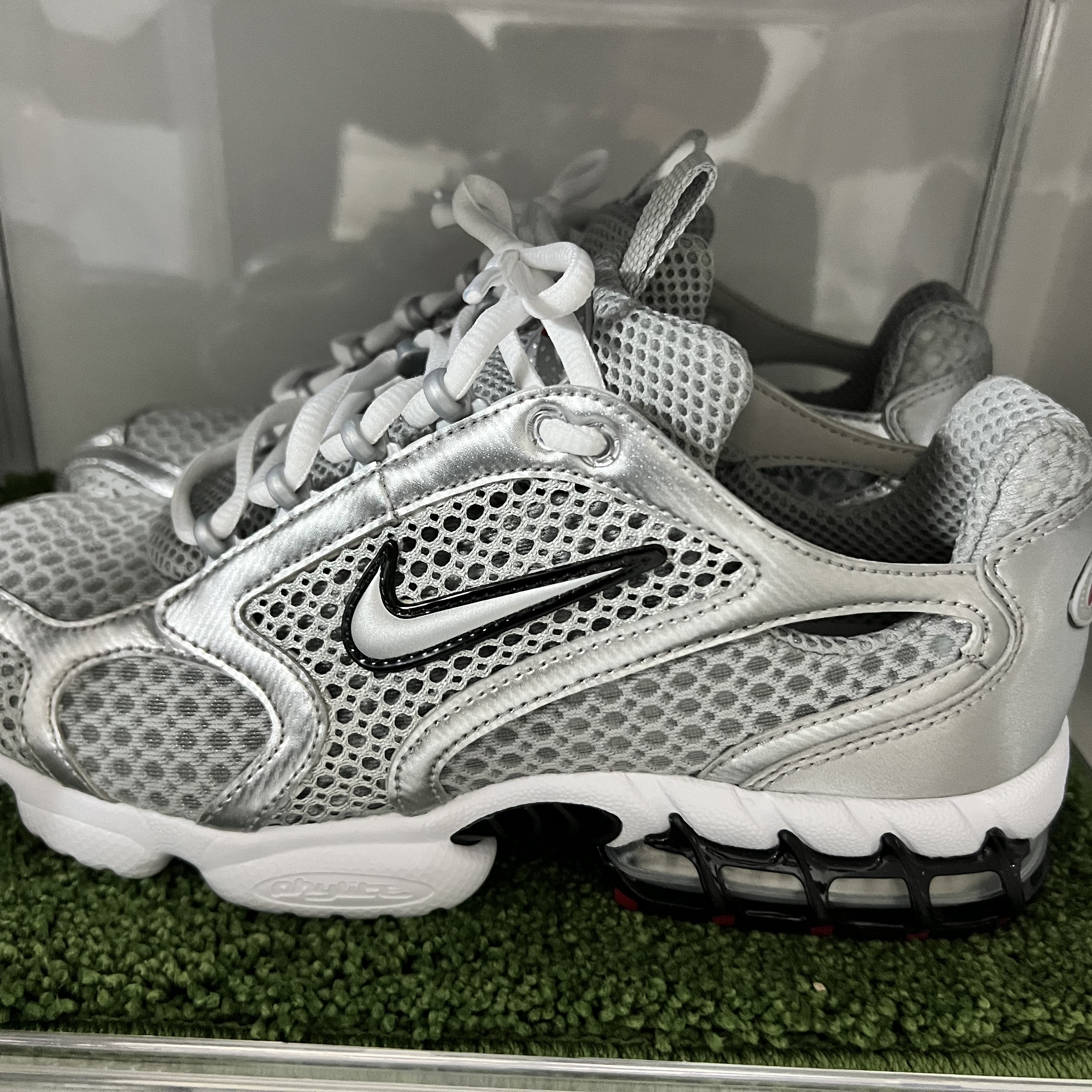 Nike Air Zoom Spiridon Cage 2 Metallic Silver 착용 스타일