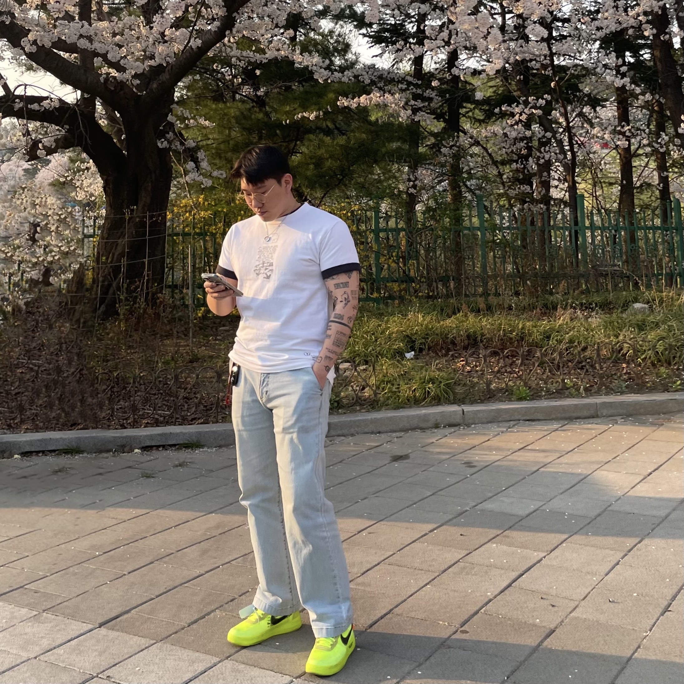 Nike x Off-White Air Force 1 Low Volt 착용 스타일
