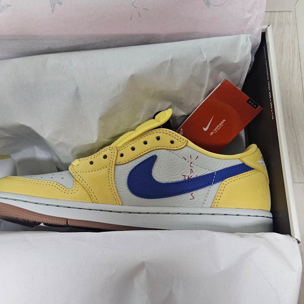 (W) Jordan 1 x Travis Scott Retro Low OG SP Canary, Jordan x Travis Scott Jumpman Jack TR Sail and Dark Mocha 착용 스타일 - 2