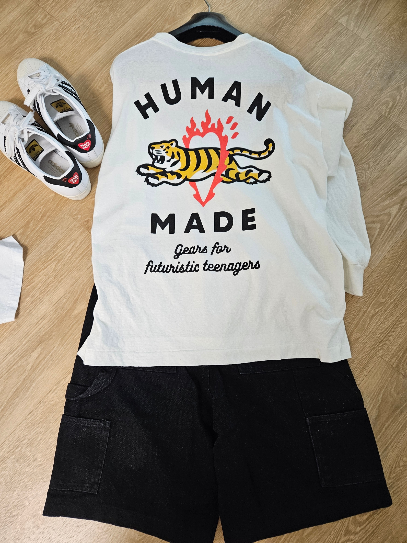 Adidas x Human Made Superstar White Black, Human Made Graphic L/S T-Shirt #3 White 착용 스타일 - 2