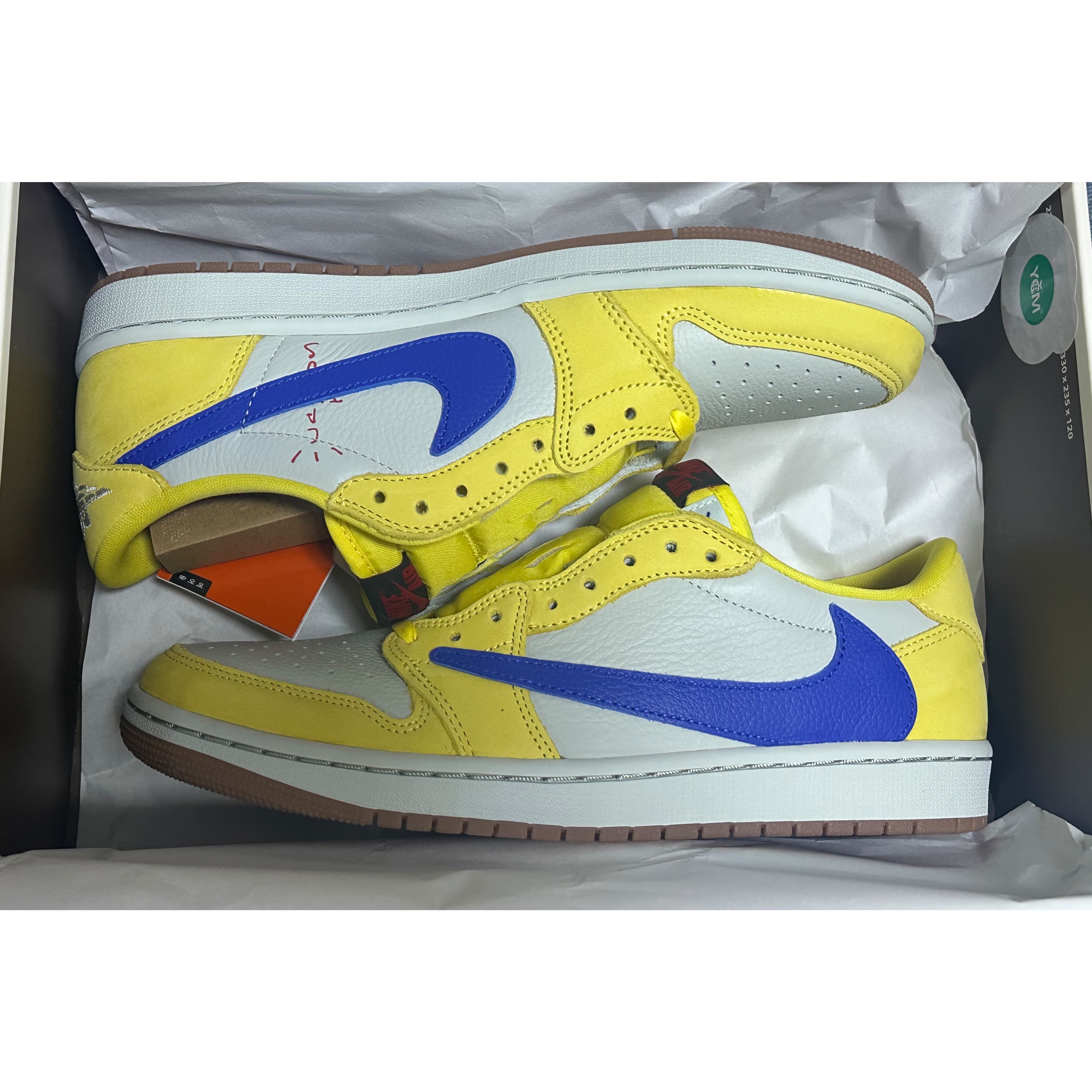 (W) Jordan 1 x Travis Scott Retro Low OG SP Canary 착용 스타일 - 3