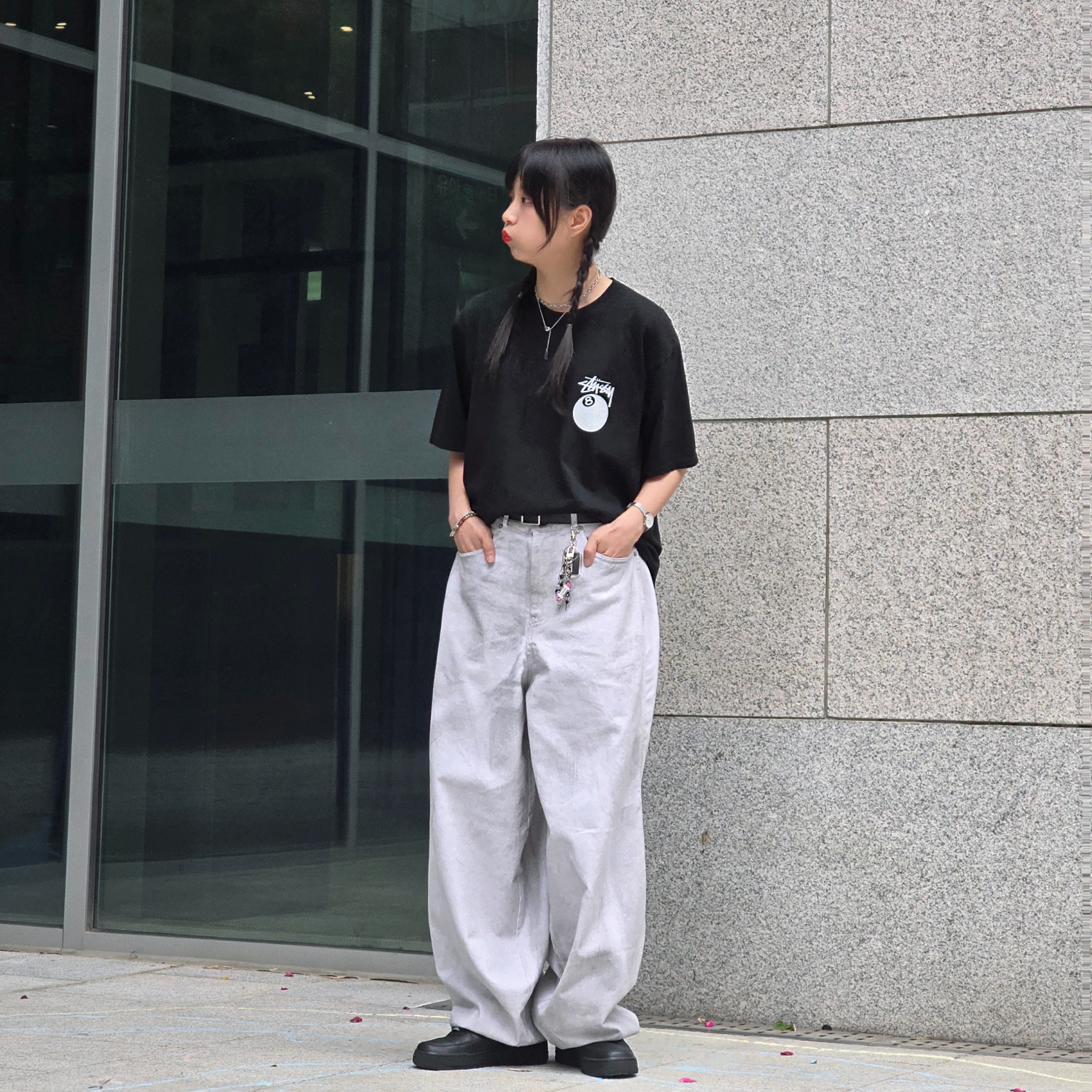 Stussy 8 Ball Pigment Dyed T-Shirt Black, Nike Air Force 1 '07 Low Triple Black 착용 스타일 - 2