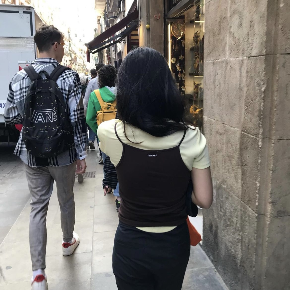 Studiotable Ribbon Sleeveless Brown 착용 스타일