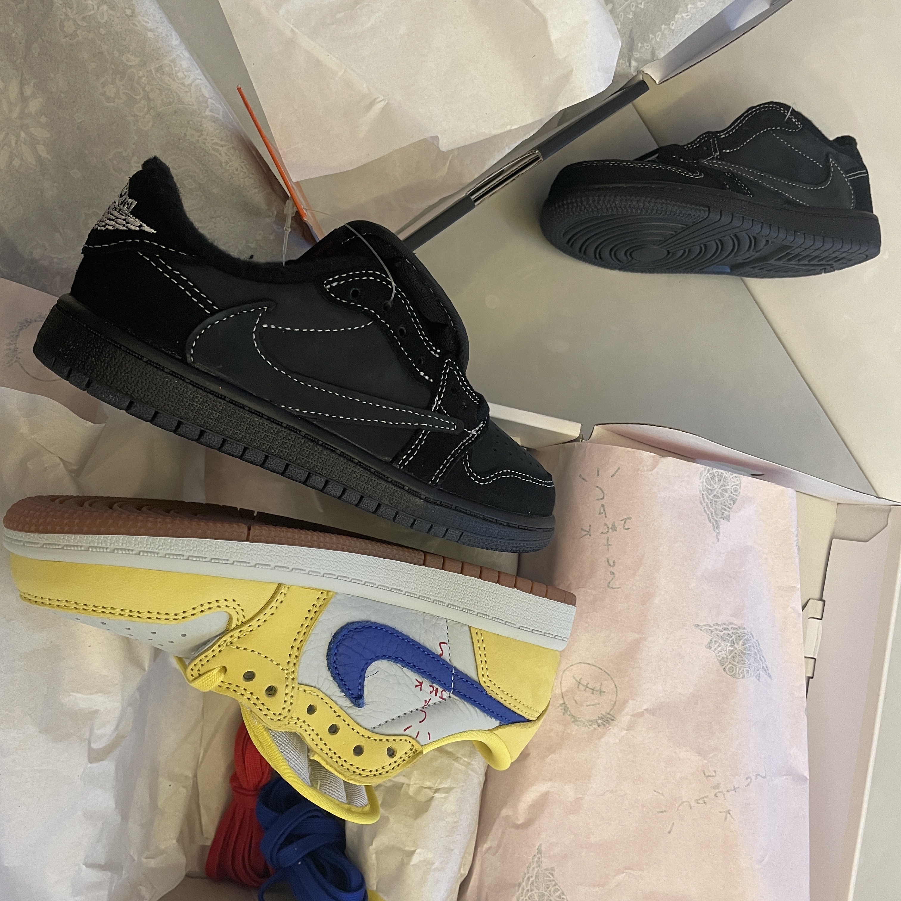 (PS) Jordan 1 x Travis Scott Retro Low OG SP Canary, (PS) Jordan 1 x Travis Scott Retro Low OG SP Black Phantom 착용 스타일 - 5