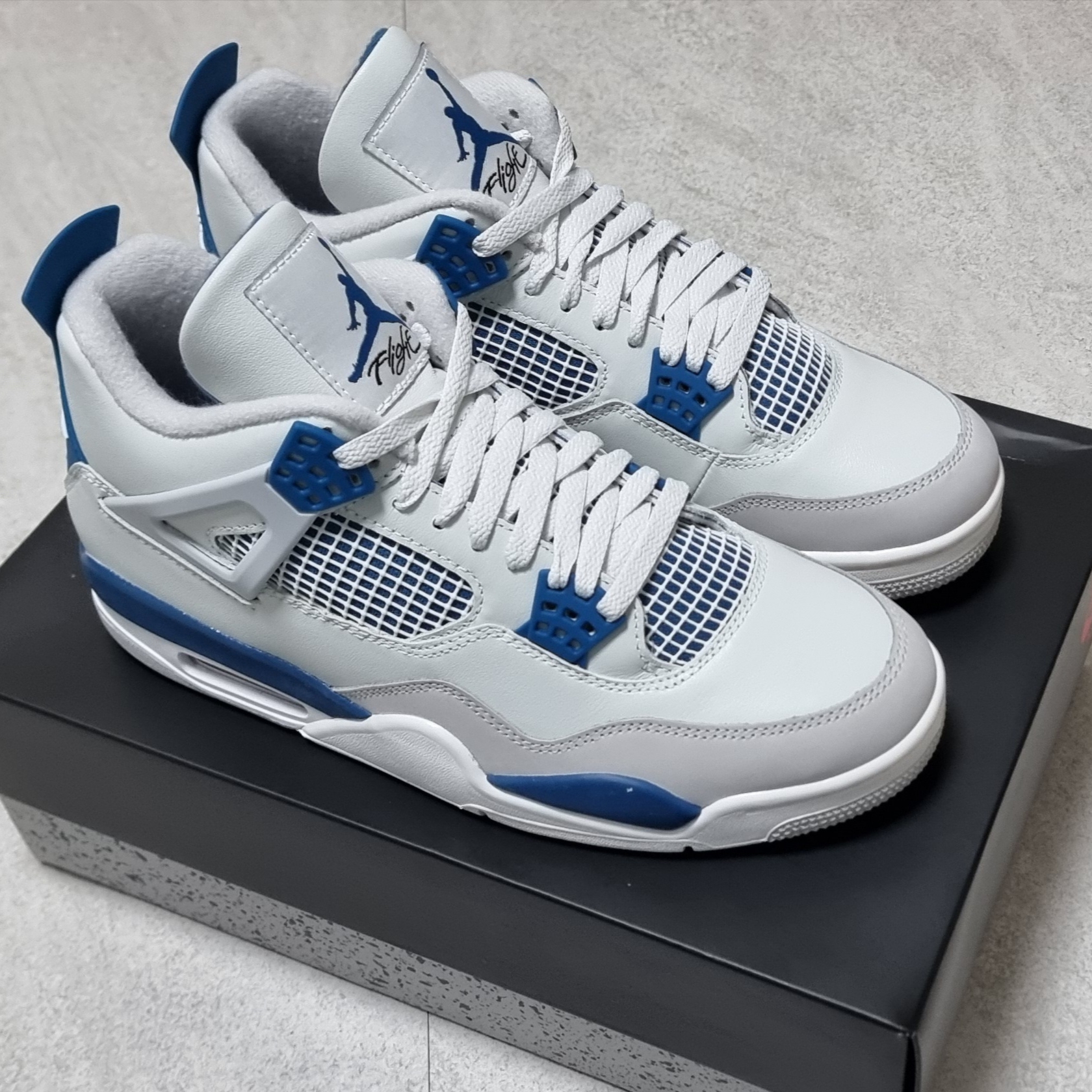 Jordan 4 Retro Industrial Blue 착용 스타일 - 4