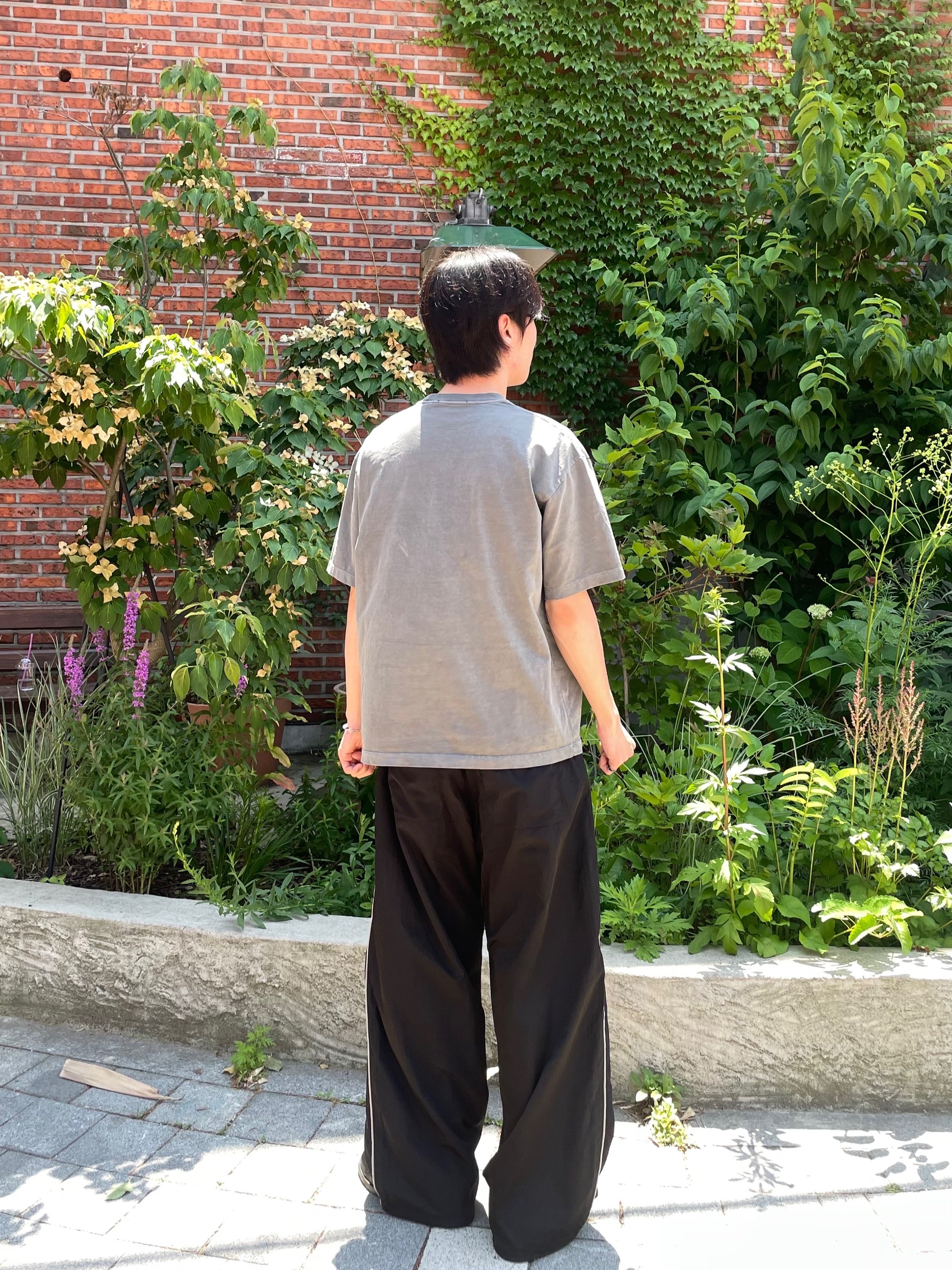 Polyteru Human Index Human Regular 1/2 T-Shirt Dyed Gray, Polyteru Human Index Index Track Pants Black/White 착용 스타일 - 3