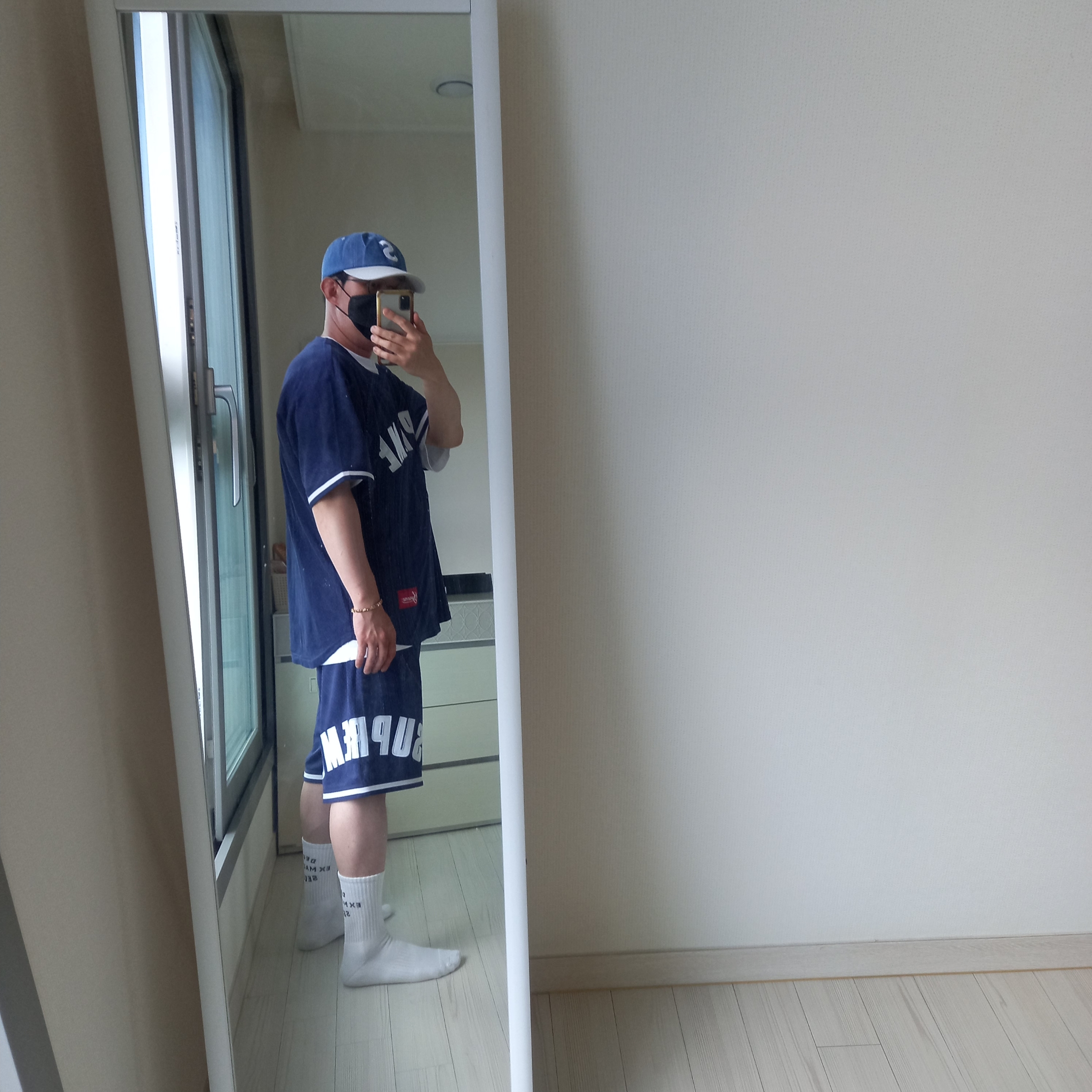 Supreme 2-Tone S Logo 6-Panel Washed Denim - 24SS, Supreme Small Box T-Shirt White - 24SS 착용 스타일 - 5