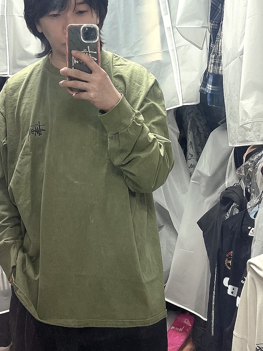 Stussy Basic Stussy Pigment Dyed LS T-Shirt Artichoke 2023 착용 스타일