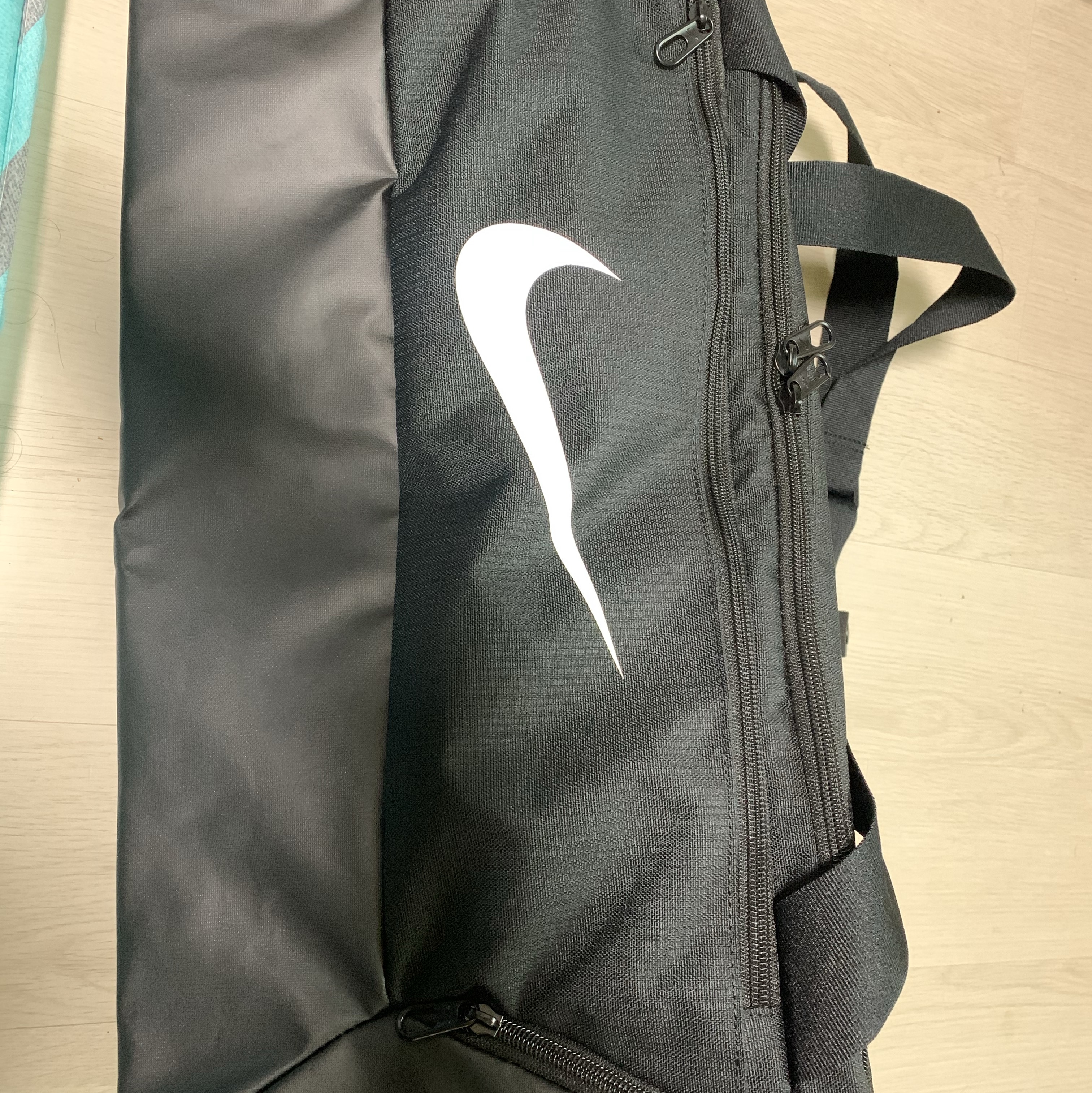 Nike Brasilia 9.5 Training Duffle Bag Small 41L Black 착용 스타일