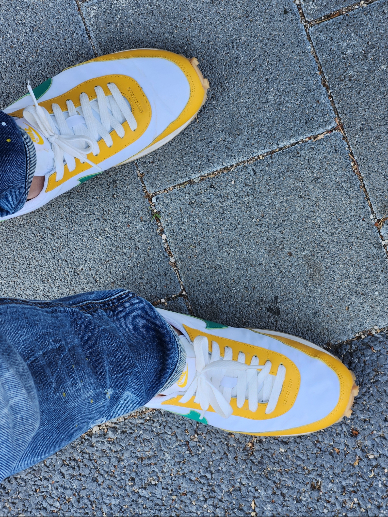(W) Nike Daybreak Neptune Green Yellow Ochre 착용 스타일 - 2