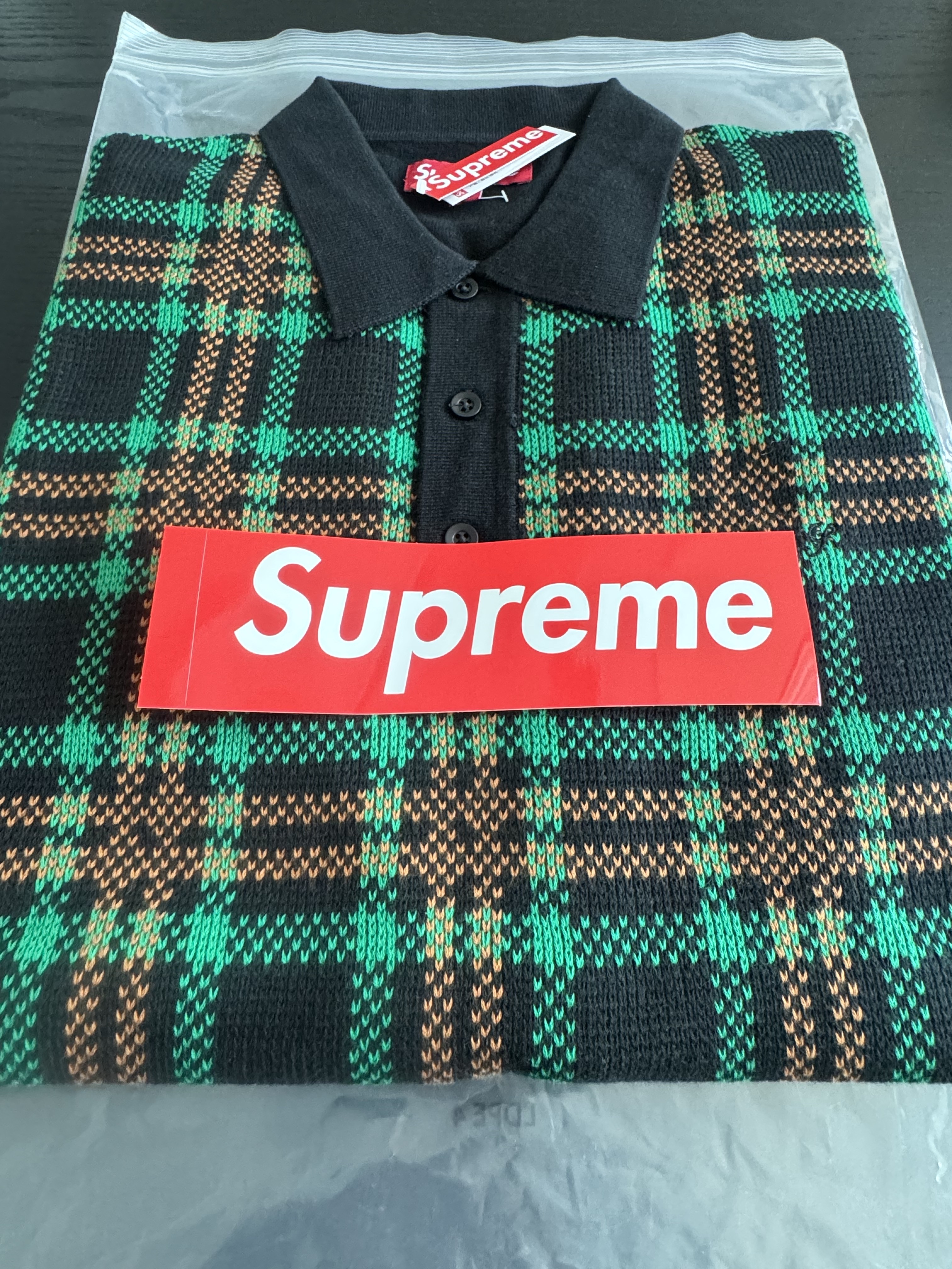 Supreme Plaid Knit S/S Polo Black - 24SS 착용 스타일