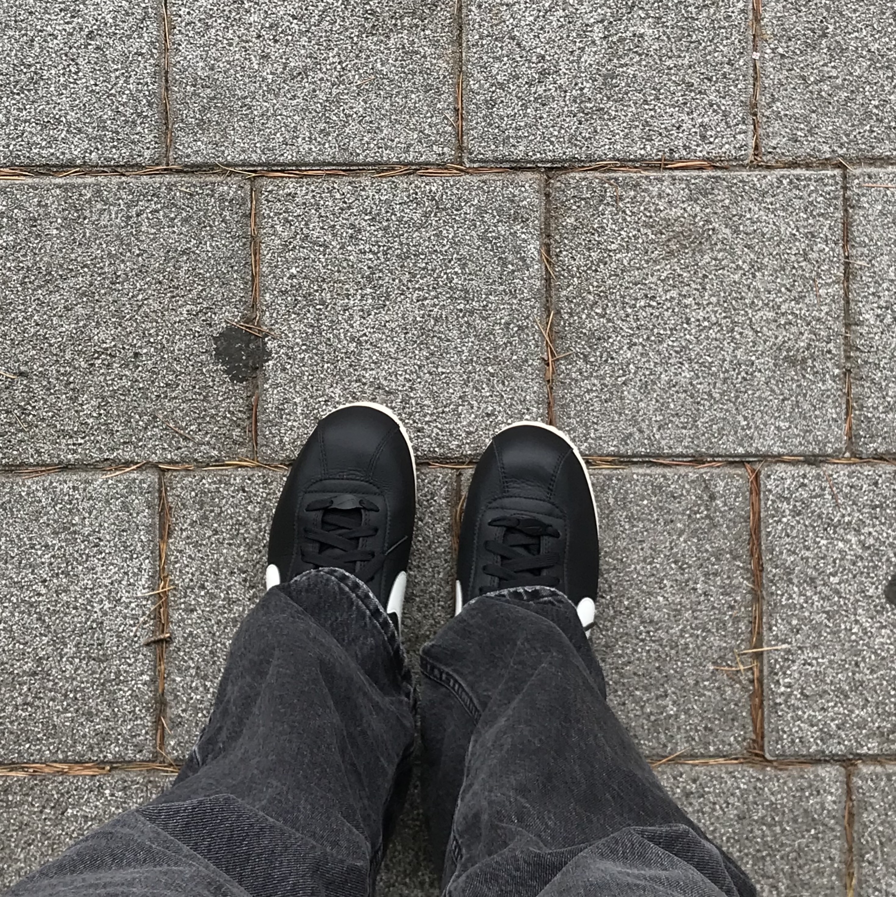 (W) Nike Cortez Black and Sail 착용 스타일 - 3