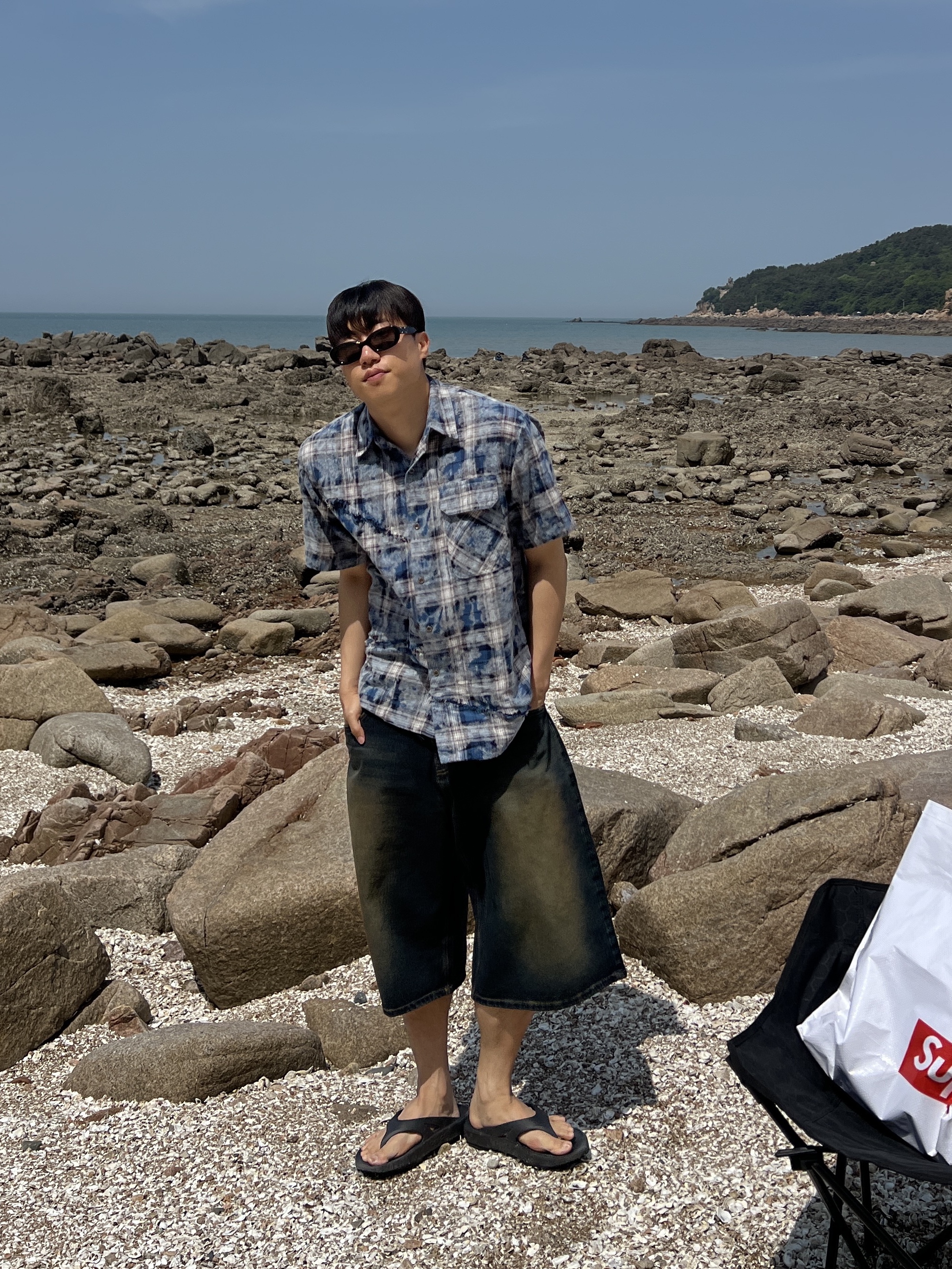 Oofos OOriginal Black 착용 스타일 - 1