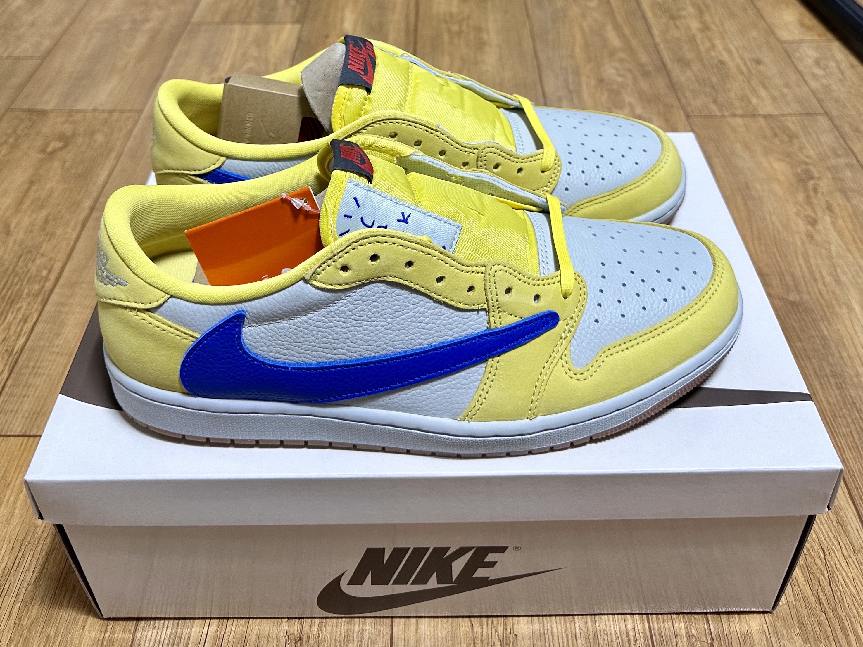 (W) Jordan 1 x Travis Scott Retro Low OG SP Canary 착용 스타일