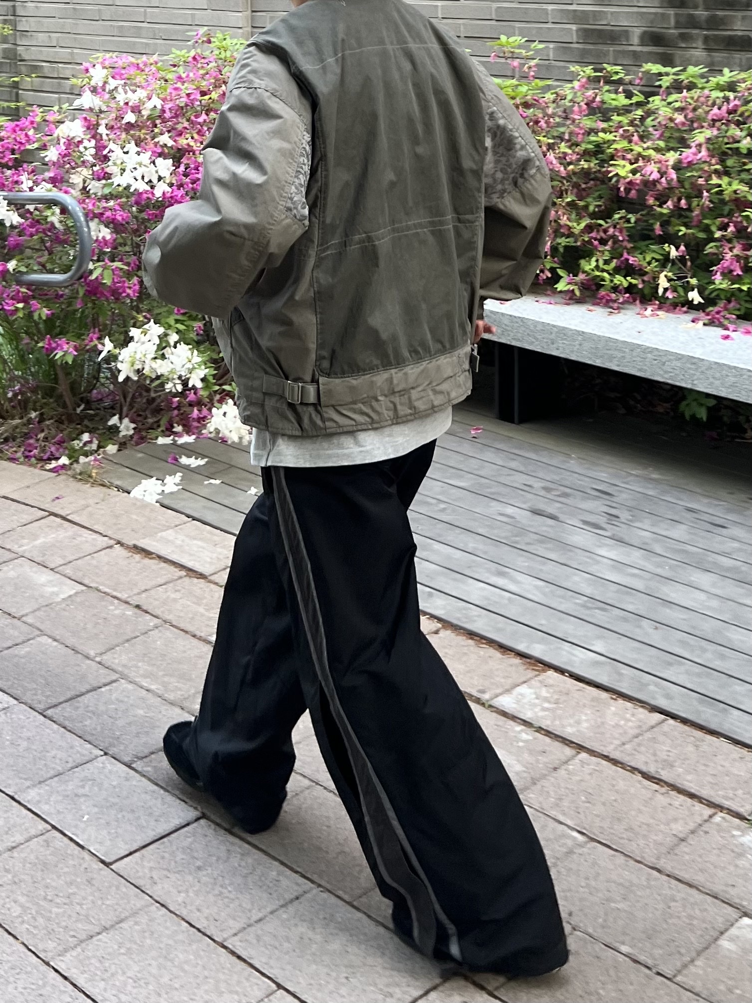 Polyteru 1011 Reversible Floral Liner Jacket Gray Beige - 24SS, [프리오더] Polyteru Wallabee Shoes Woven Black 착용 스타일 - 2
