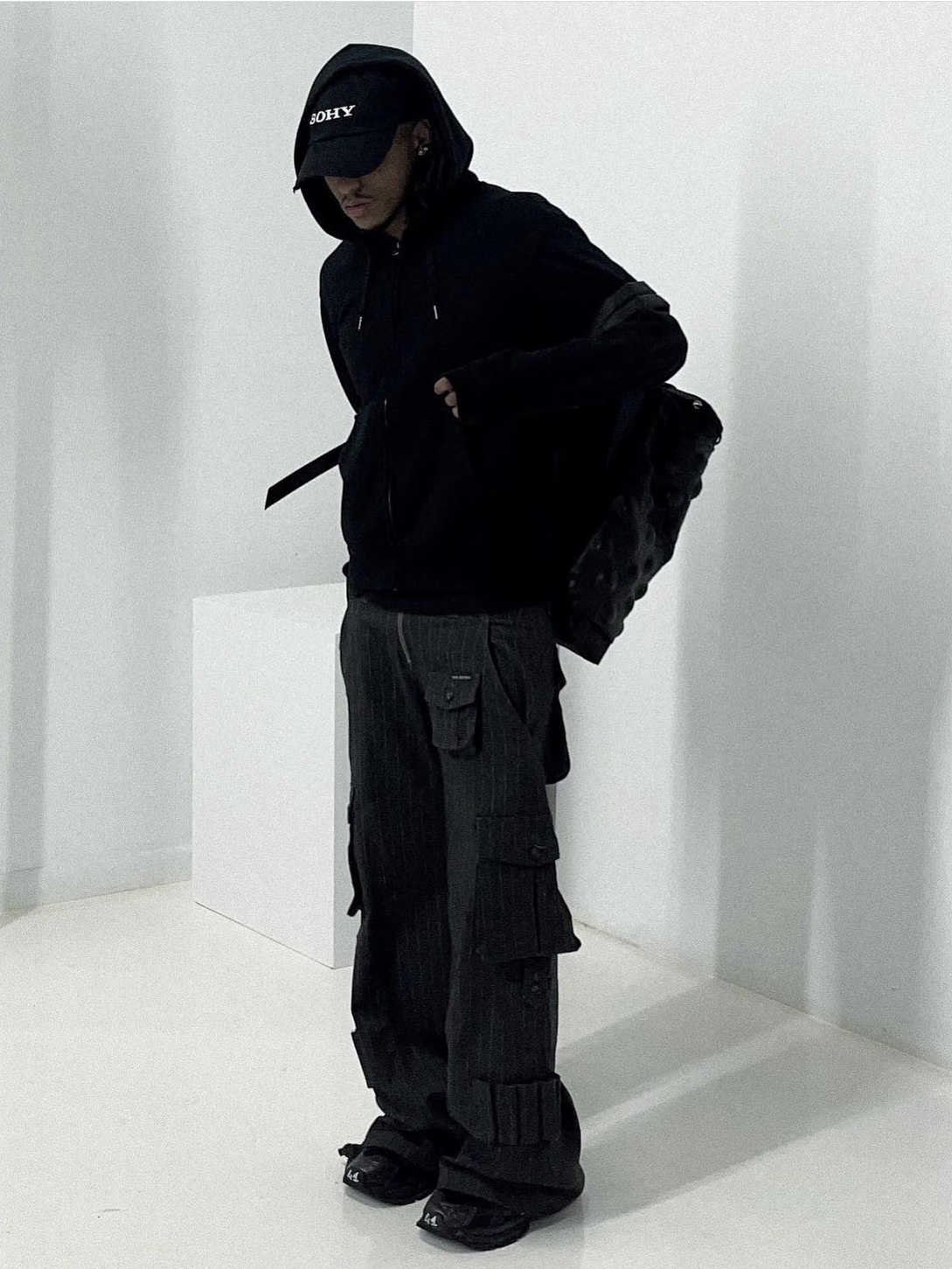[KREAM 단독] Hyacyn Cap SOHY Black 착용 스타일 - 1