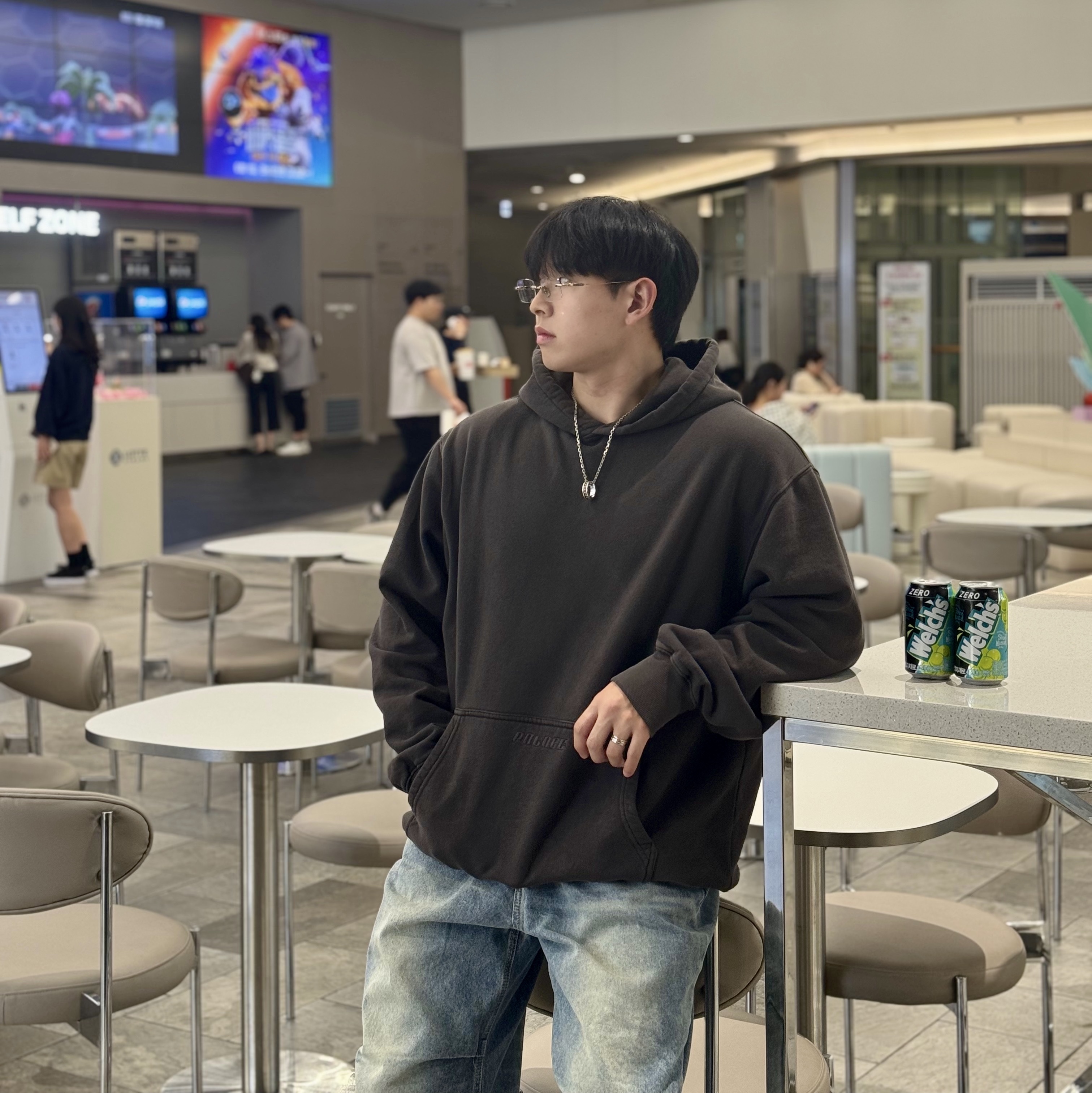 Palace Demon Hood Black - 23FW 착용 스타일 - 1