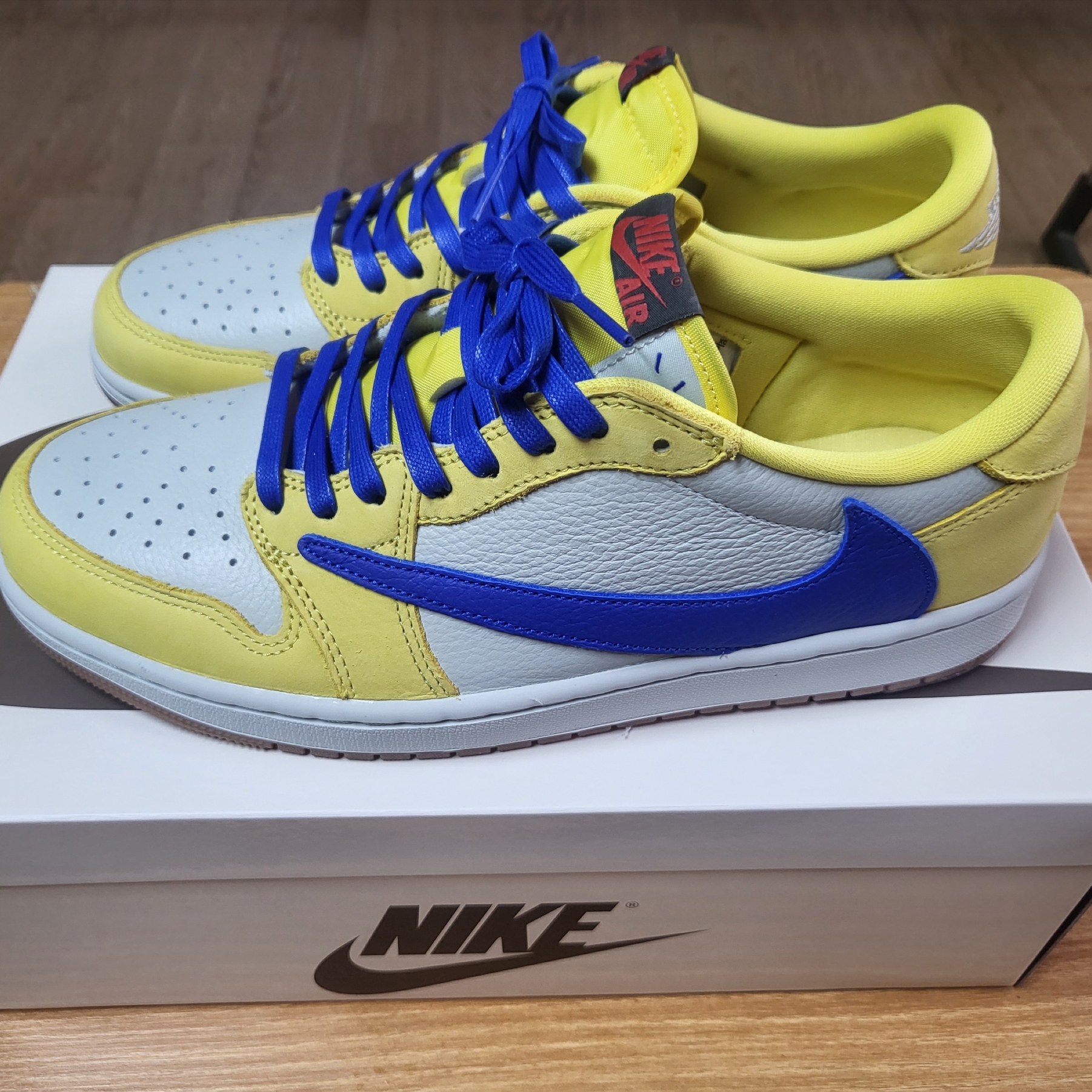 (W) Jordan 1 x Travis Scott Retro Low OG SP Canary 착용 스타일