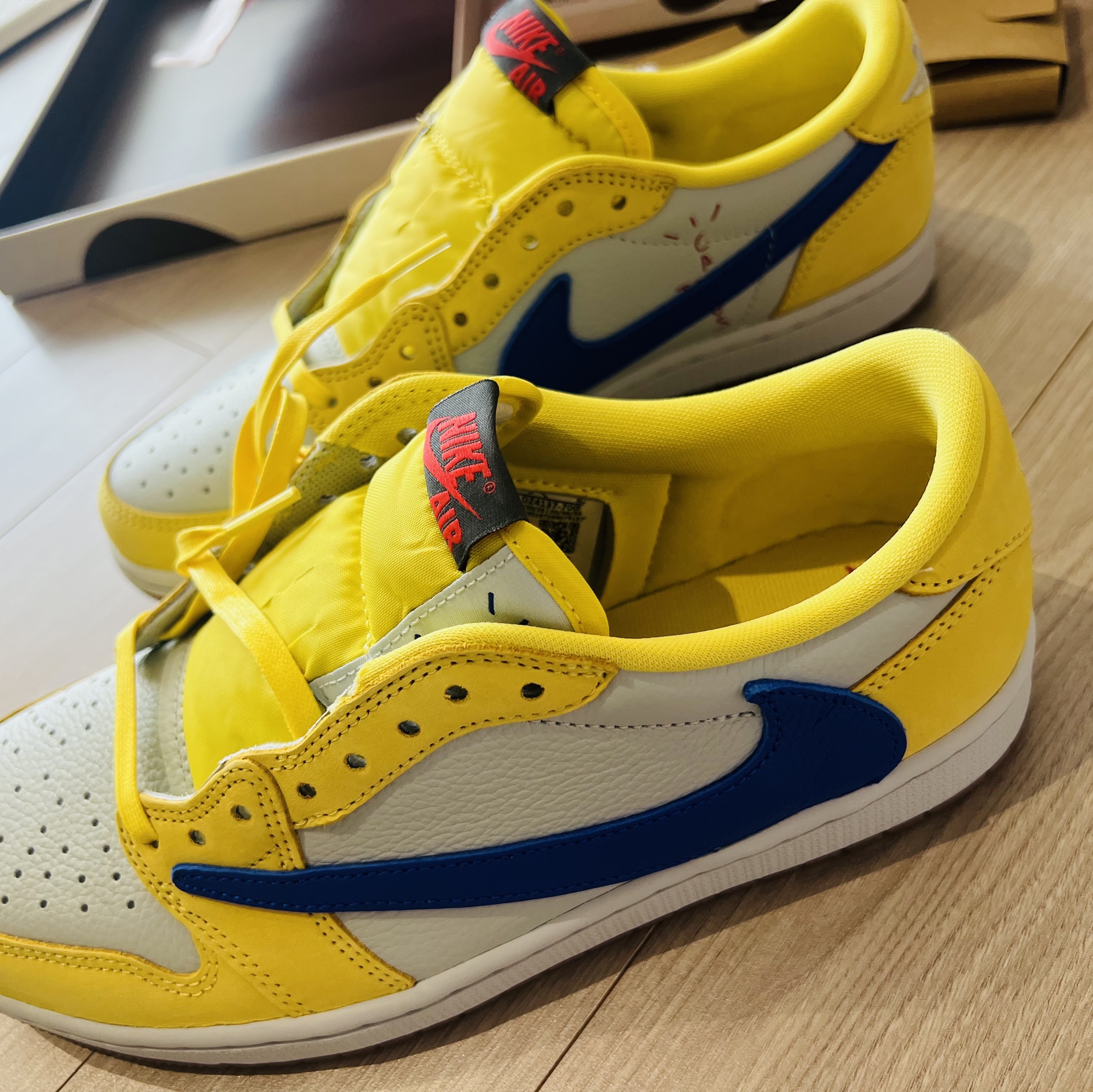 (W) Jordan 1 x Travis Scott Retro Low OG SP Canary 착용 스타일