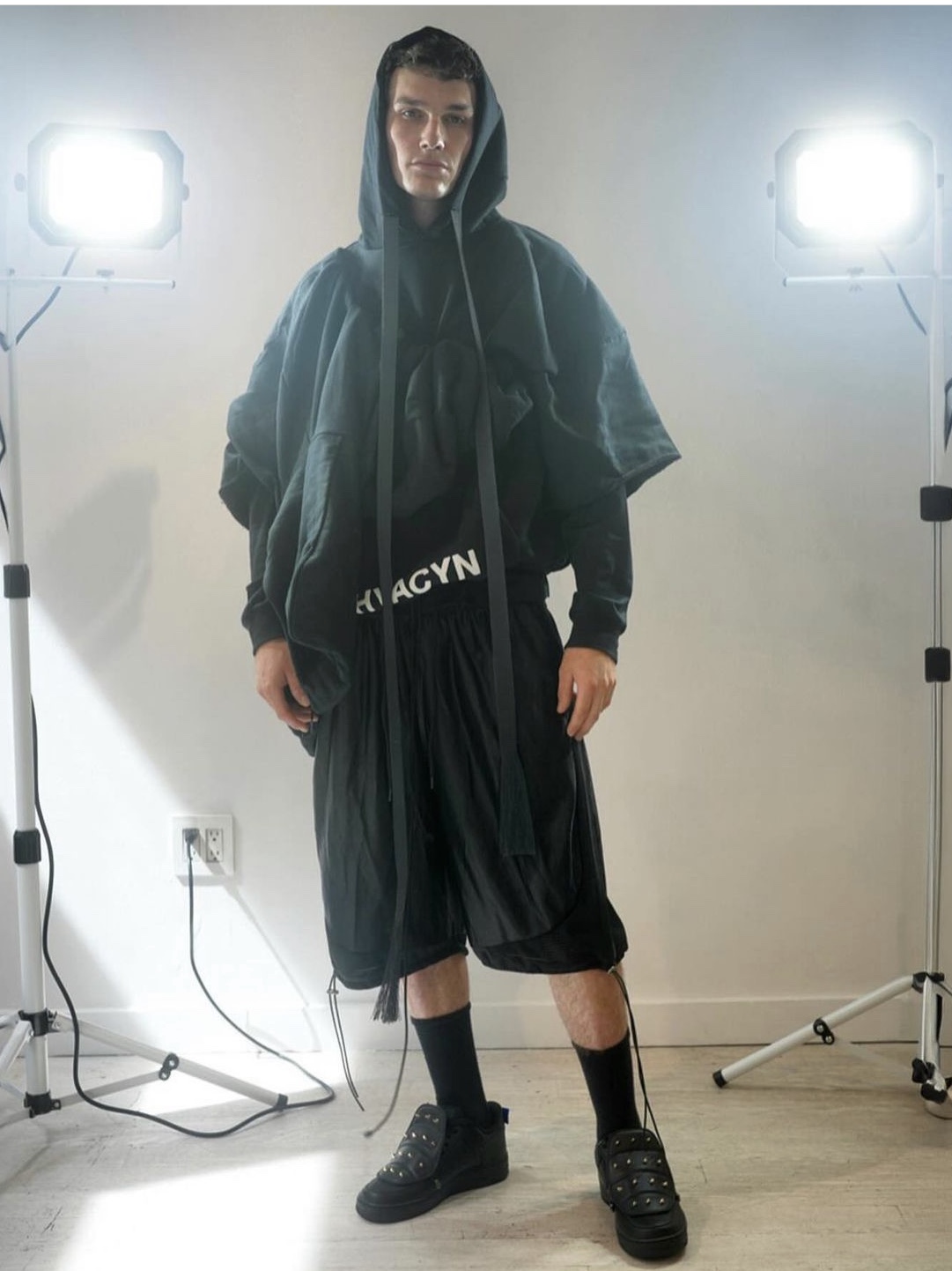 [KREAM 단독] Hyacyn Football Fake Jersey Multi, [KREAM 단독] Hyacyn Basket Layer Stitch Grey 착용 스타일 - 3