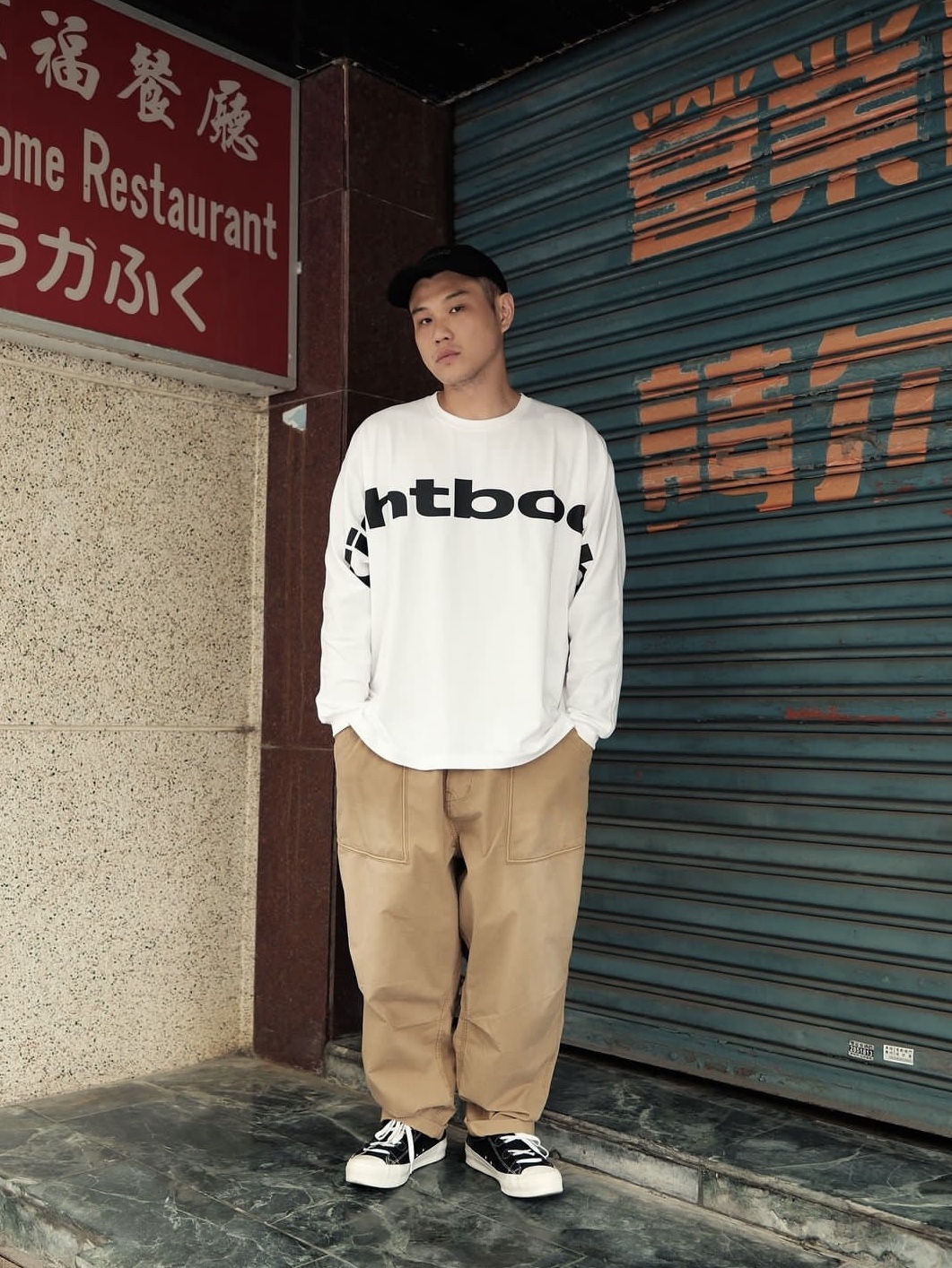 Tightbooth Big Logo LS T-Shirt White 착용 스타일 - 1