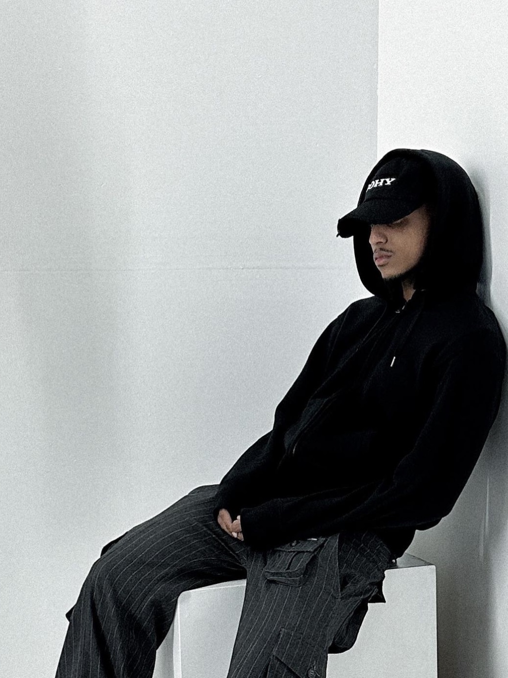 [KREAM 단독] Hyacyn Cap SOHY Black 착용 스타일 - 3