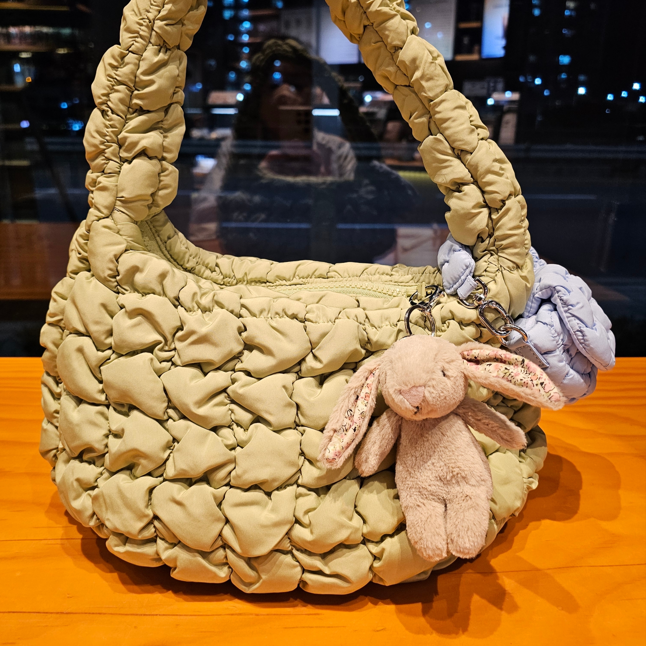 COS Quilted Mini Bag Light Green 착용 스타일
