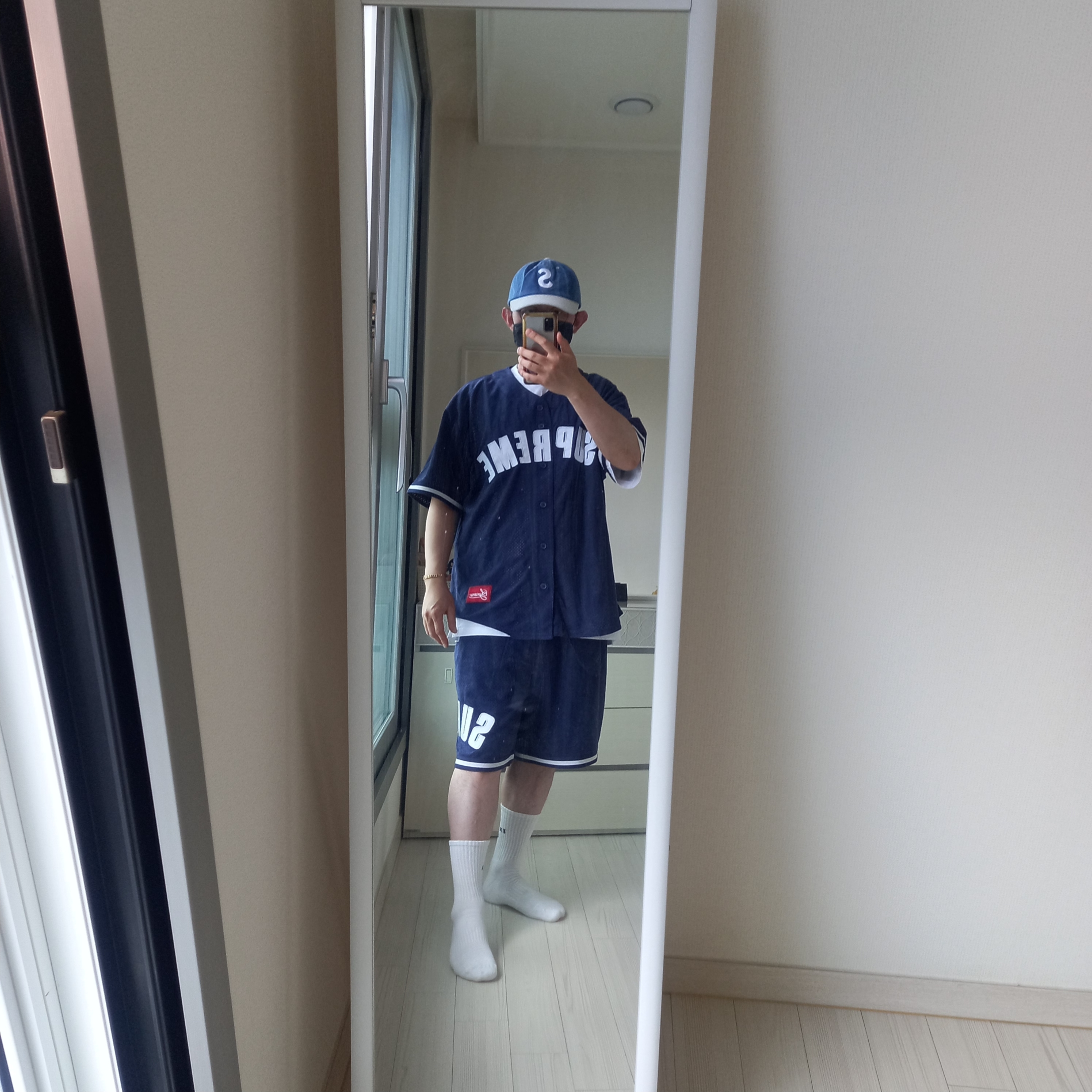Supreme 2-Tone S Logo 6-Panel Washed Denim - 24SS, Supreme Small Box T-Shirt White - 24SS 착용 스타일 - 3